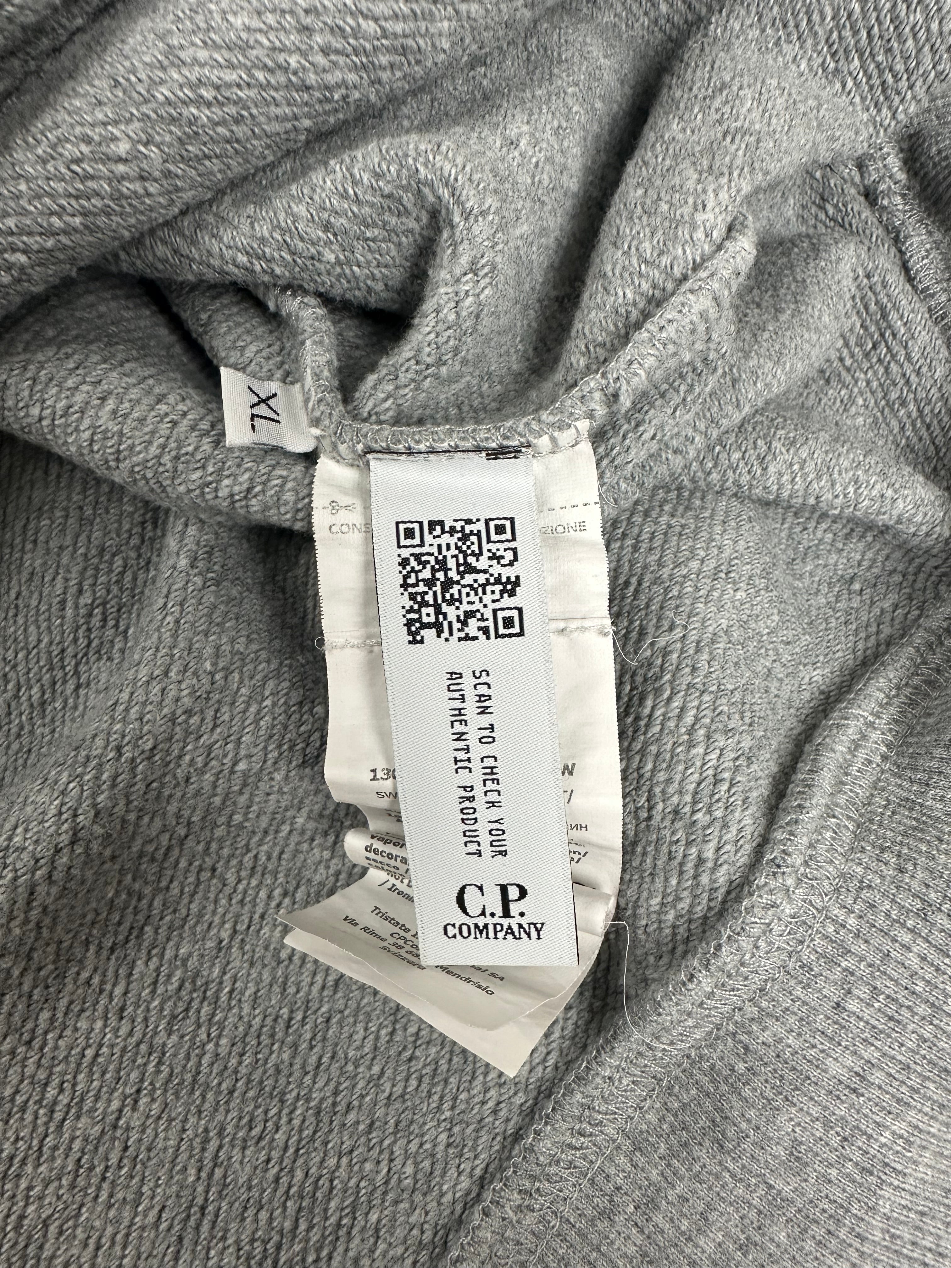 Sweat C.P Company gris taille XL - Détail