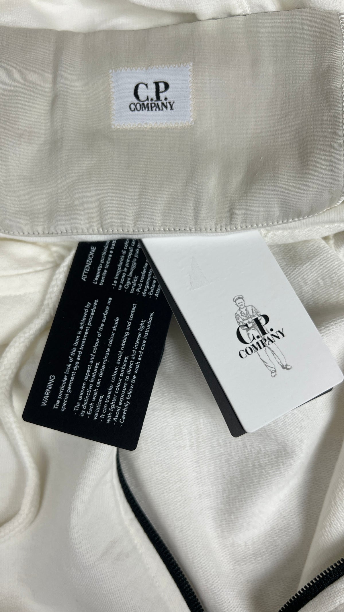 Sweat-shirt Hoodie Zippé C.P Company Light Fleece Lens blanc taille S, détail étiquettes et finitions — vue 5