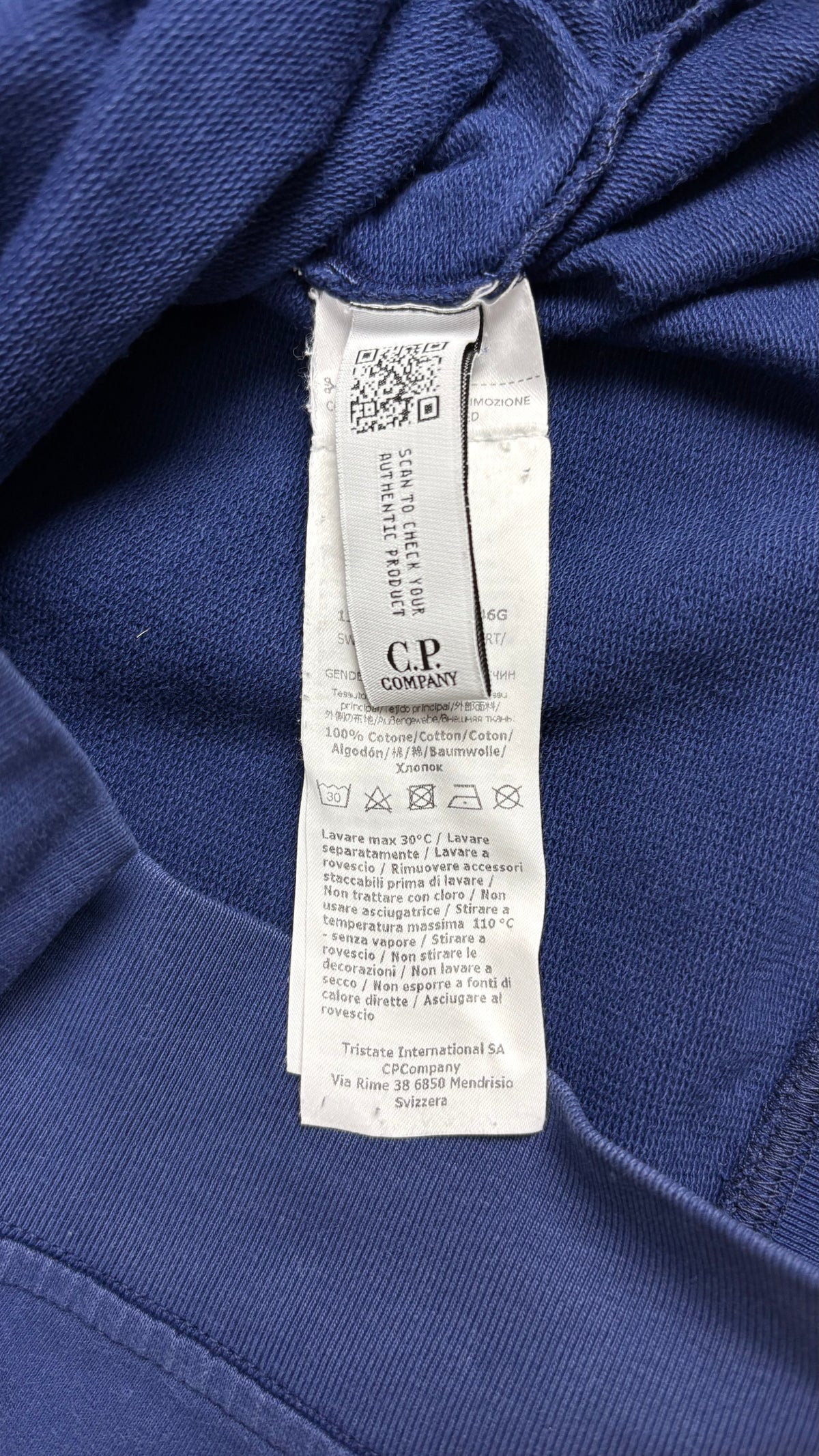 Sweat-shirt C.P Company Light Fleece bleu, détail étiquettes et finitions — vue 5