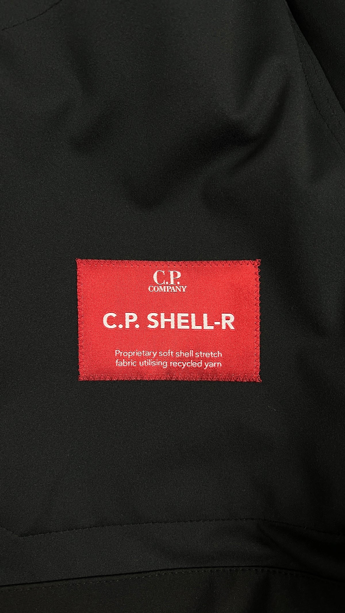 Veste à Capuche C.P Company Shell-R Lens noir, détail étiquettes et finitions — vue 5