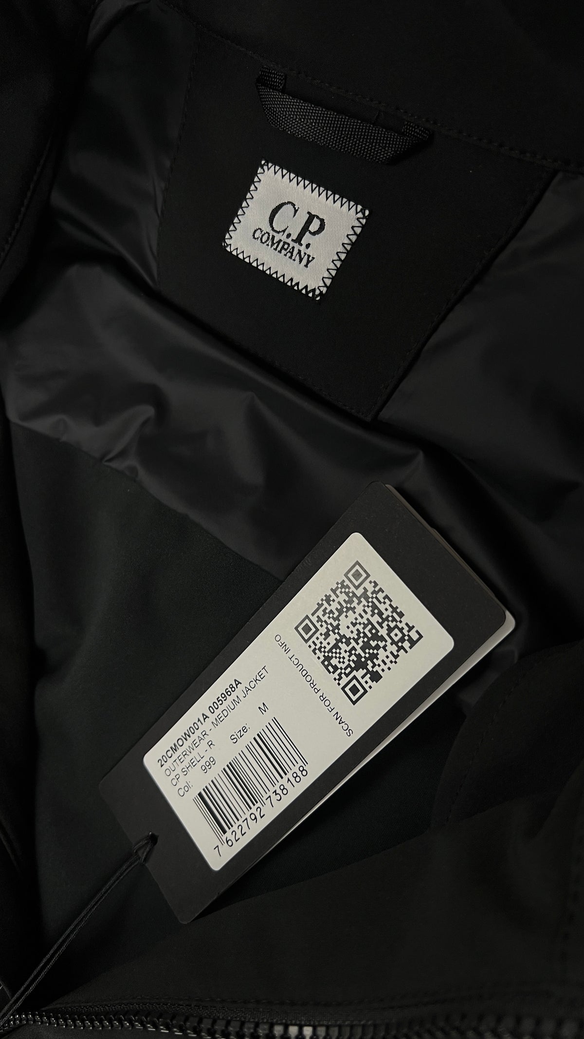 Veste à Capuche C.P Company Shell-R Lens noir, détail étiquettes et finitions — vue 7