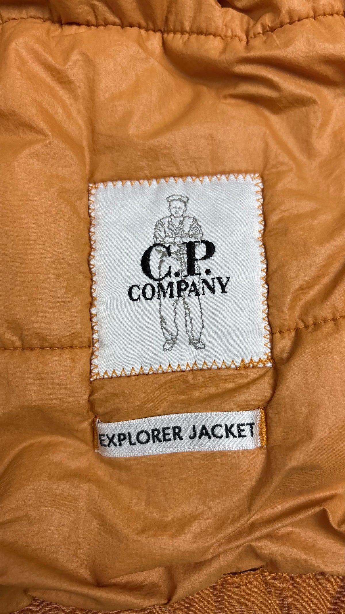 Veste Goggle C.P Company Undersixteen Explorer camel et noir, détail étiquettes et finitions — vue 5