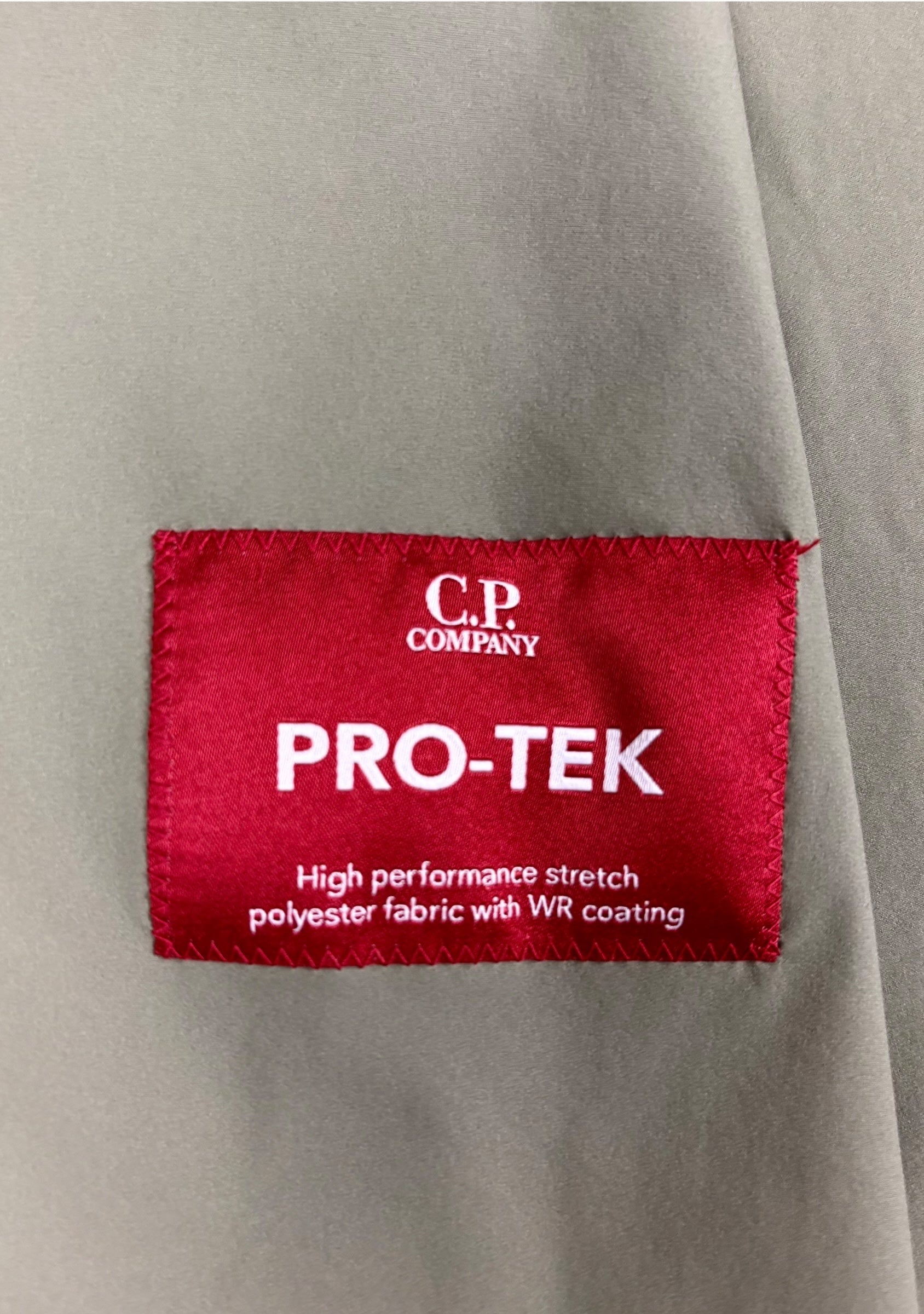 Veste C.P Company kaki taille 52 - Logo et étiquette