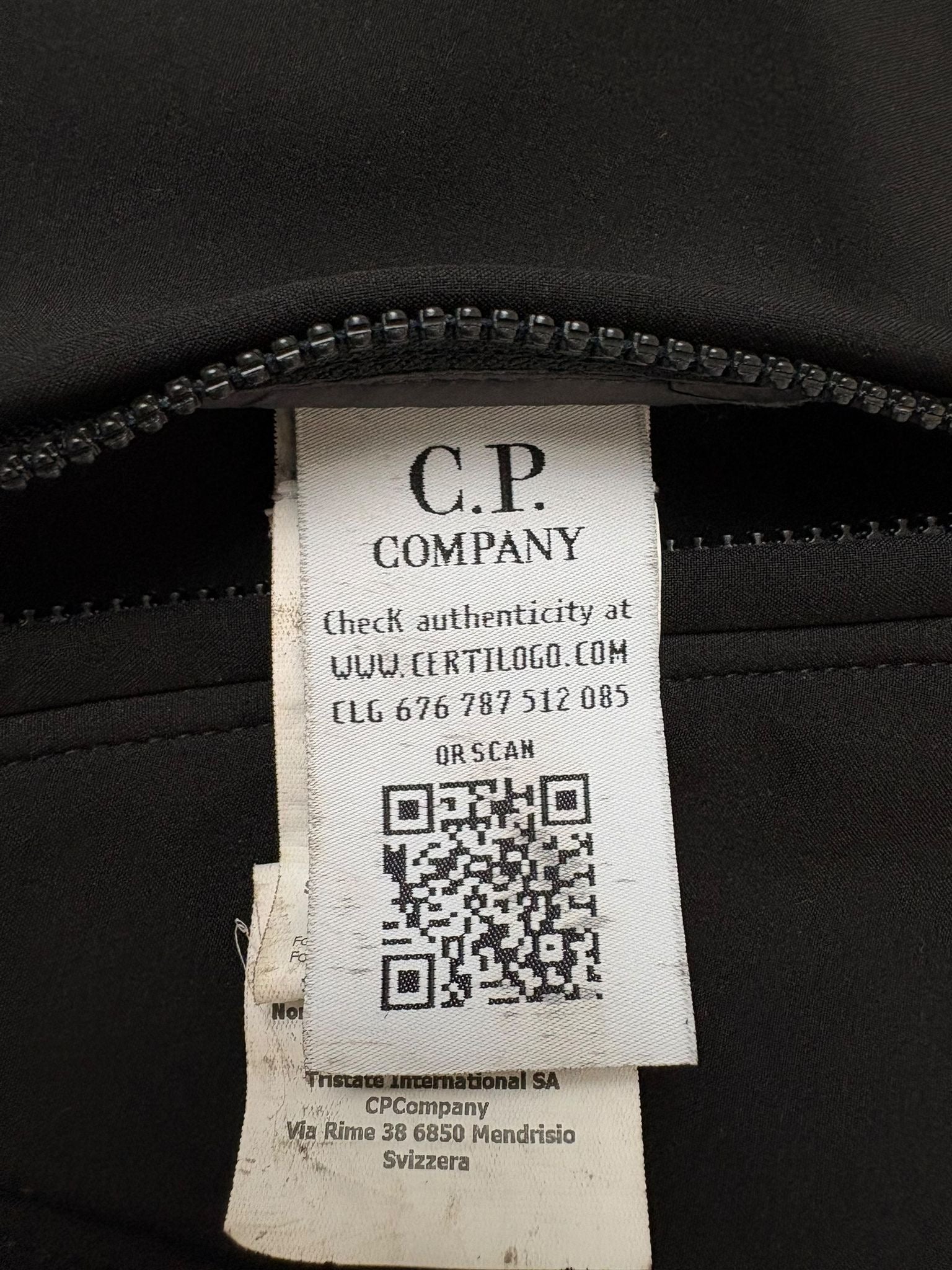 Veste C.P Company noir taille XS - Logo et étiquette