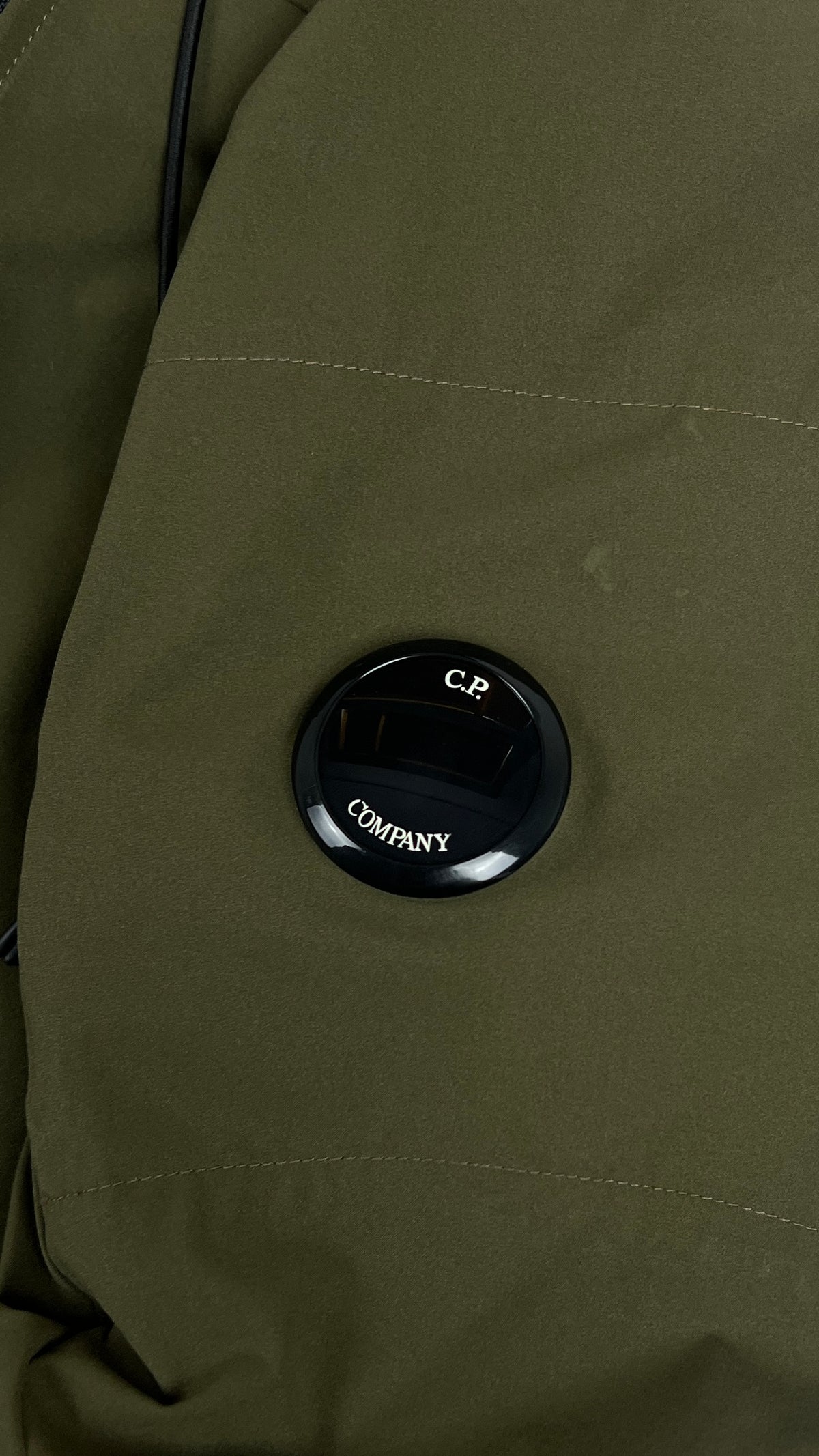 Veste C.P Company Pro-Tek kaki, détail étiquettes et finitions — vue 3