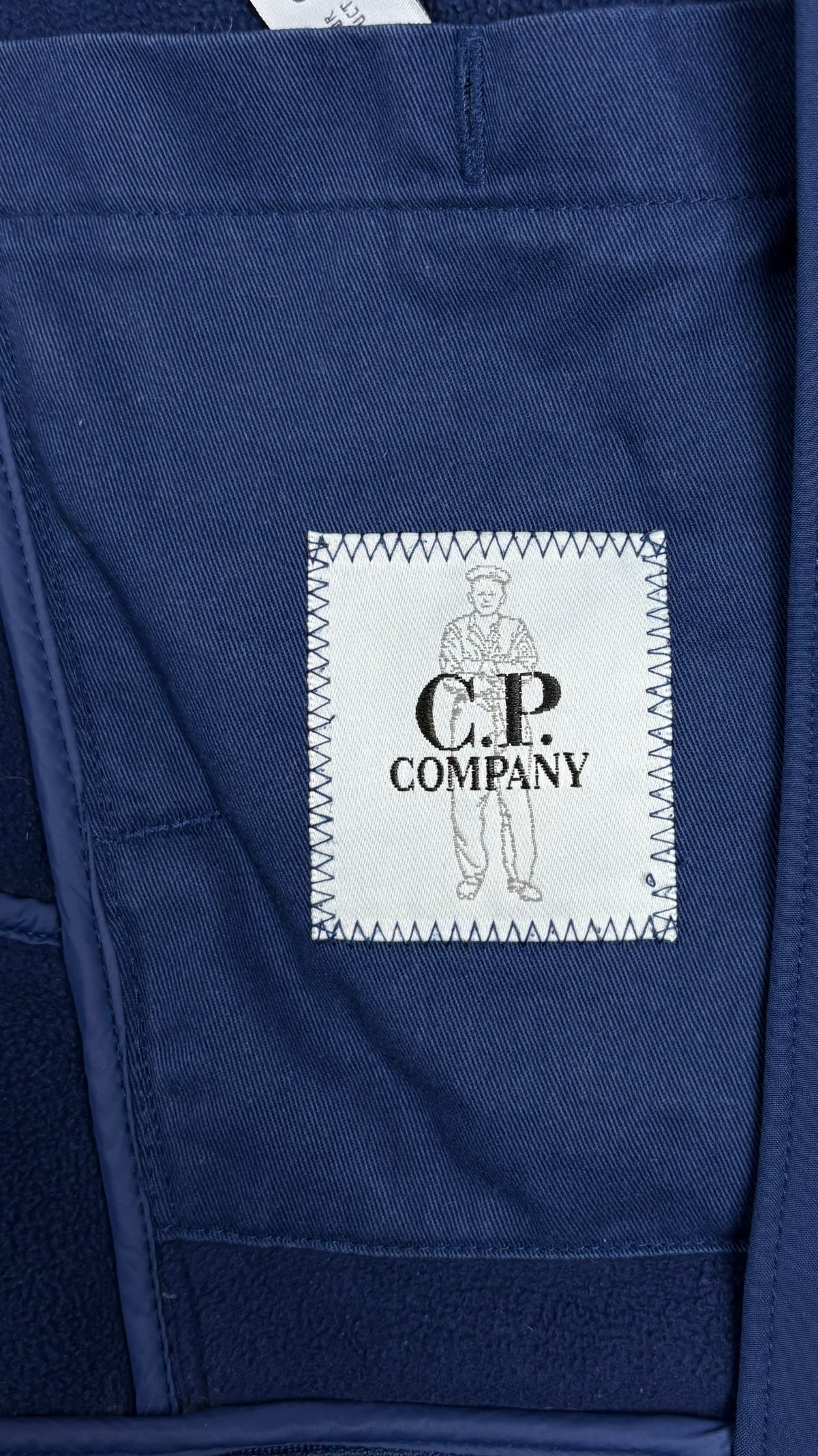 Veste C.P Company Shell-R bleu, détail étiquettes et finitions — vue 5