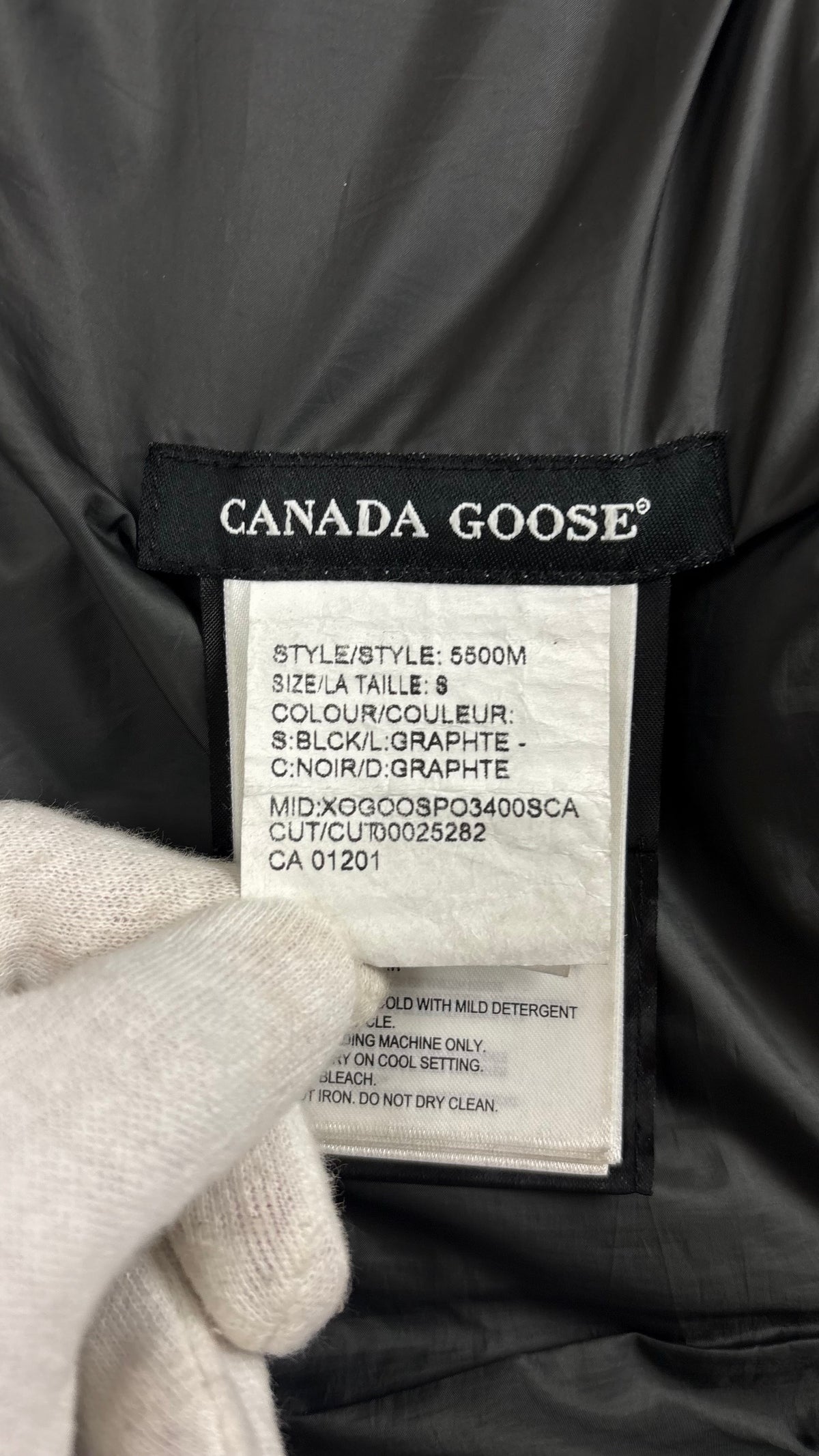 Doudoune Canada Goose Brookvale noire, détail étiquettes et finitions — vue 5