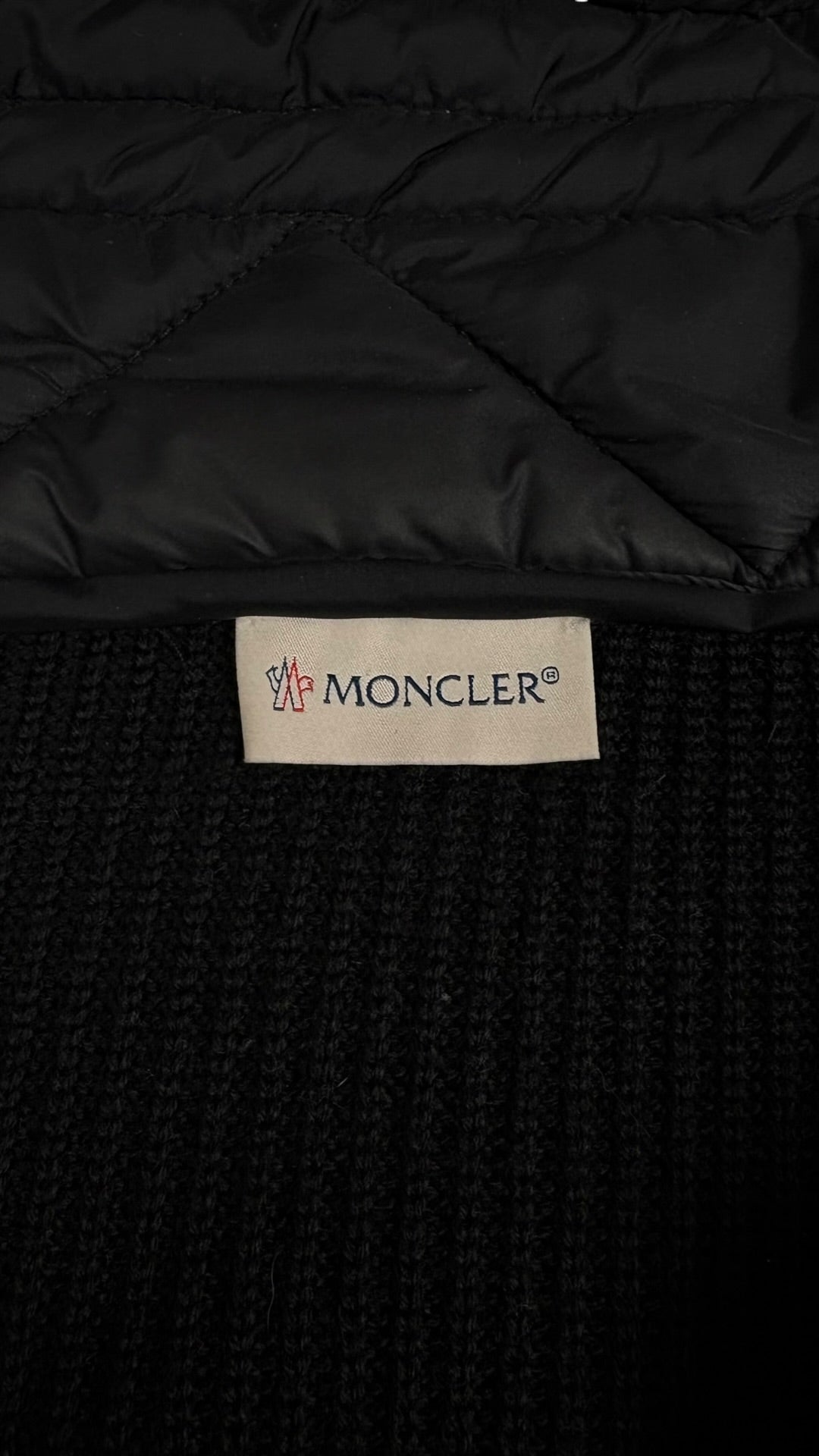 Cardigan Moncler noir taille L authentique - détail | Authentique NB08