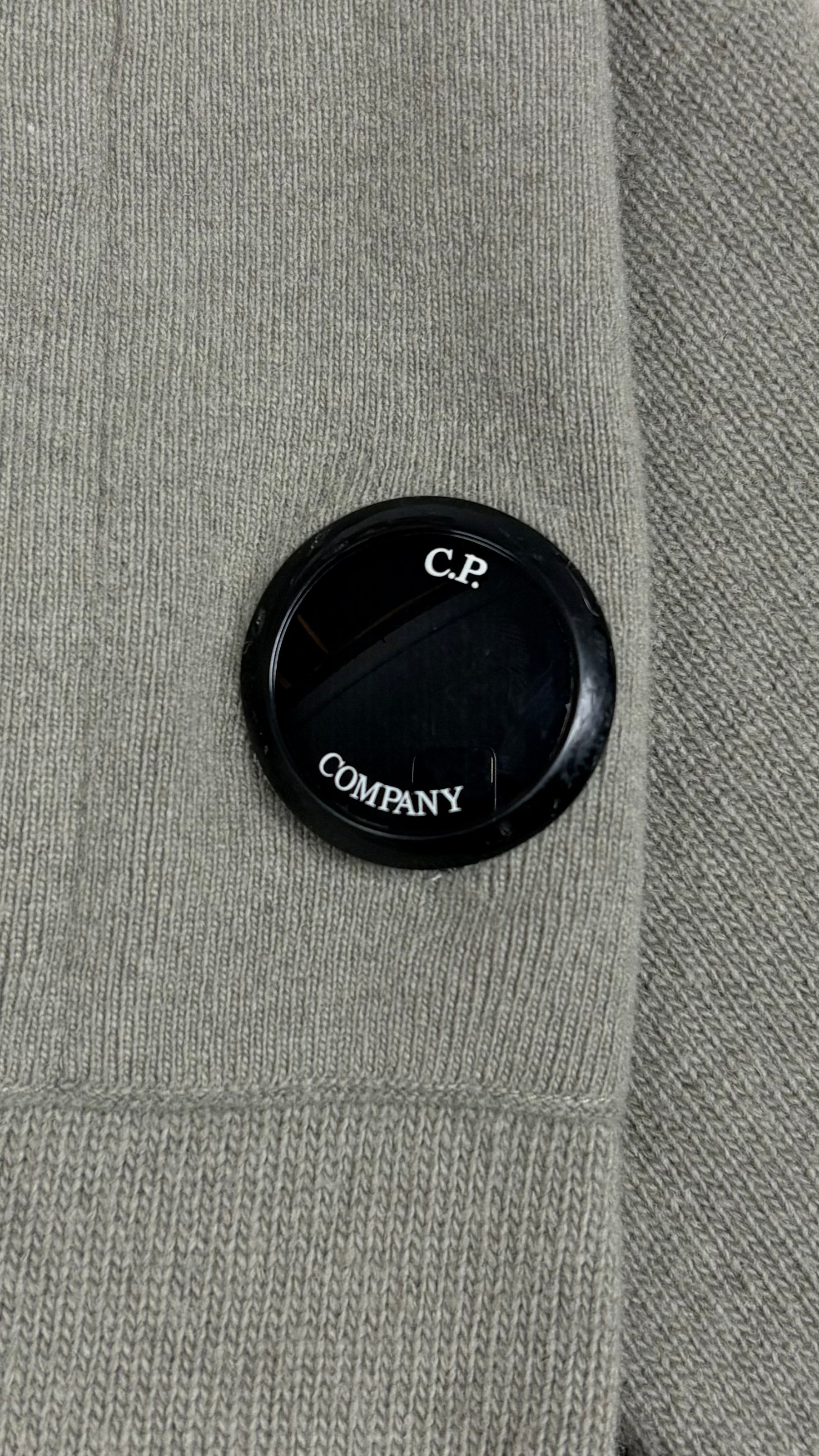 Pull zippé C.P Company kaki taille 52, détail lentille Goggle — vue 3