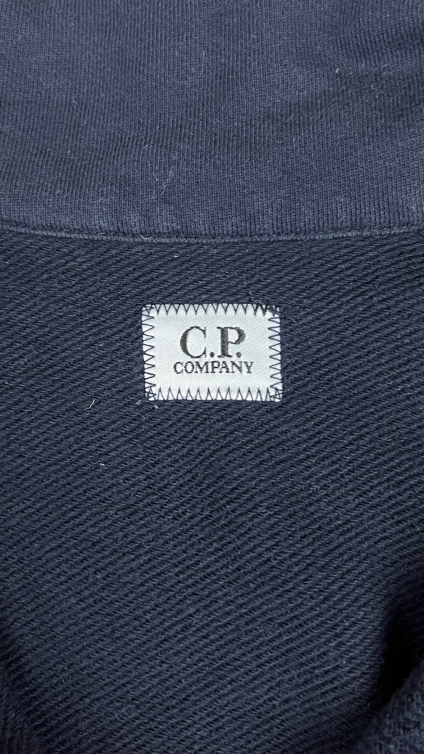Sweat demi-zip C.P Company marine taille L, détail étiquette — vue 4
