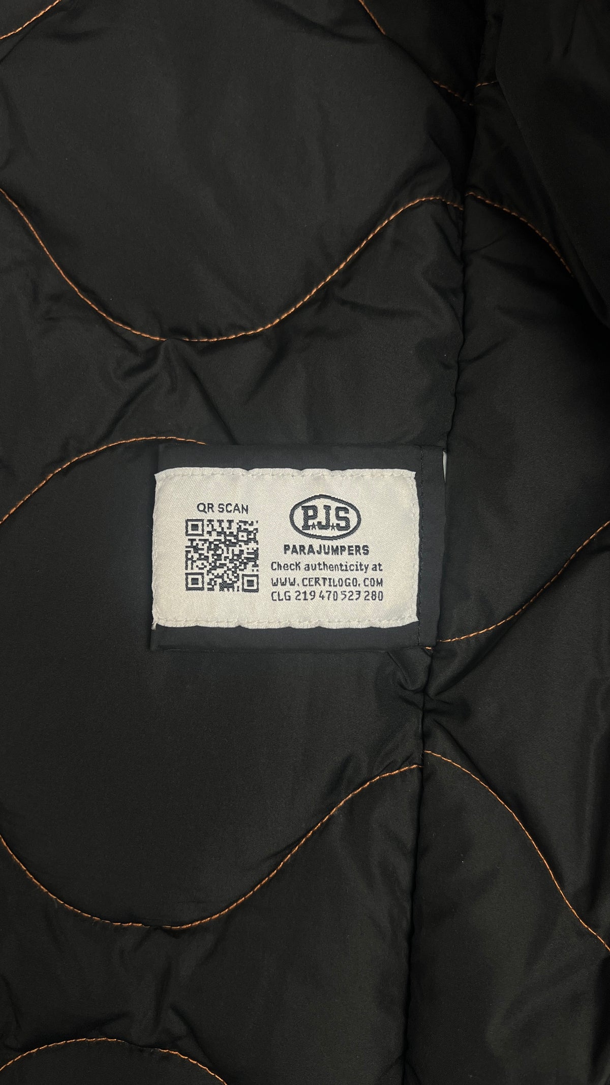 Doudoune à Capuche Parajumpers Masterpiece Series noir, taille S – photo complémentaire 4 – NB08 Shop