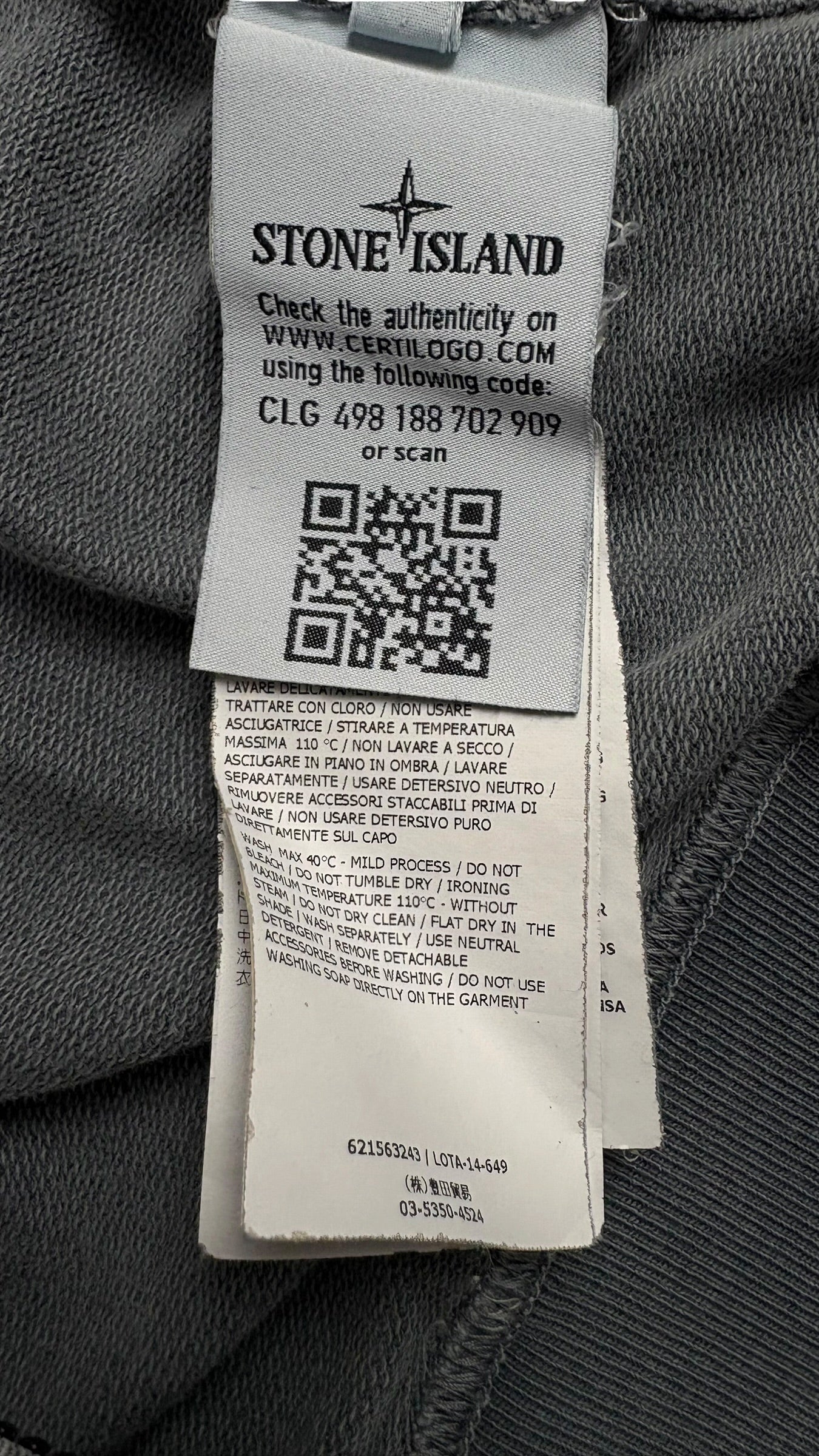 Etiquette d entretien et d authenticite Stone Island avec code Certilogo, QR code et instructions de lavage