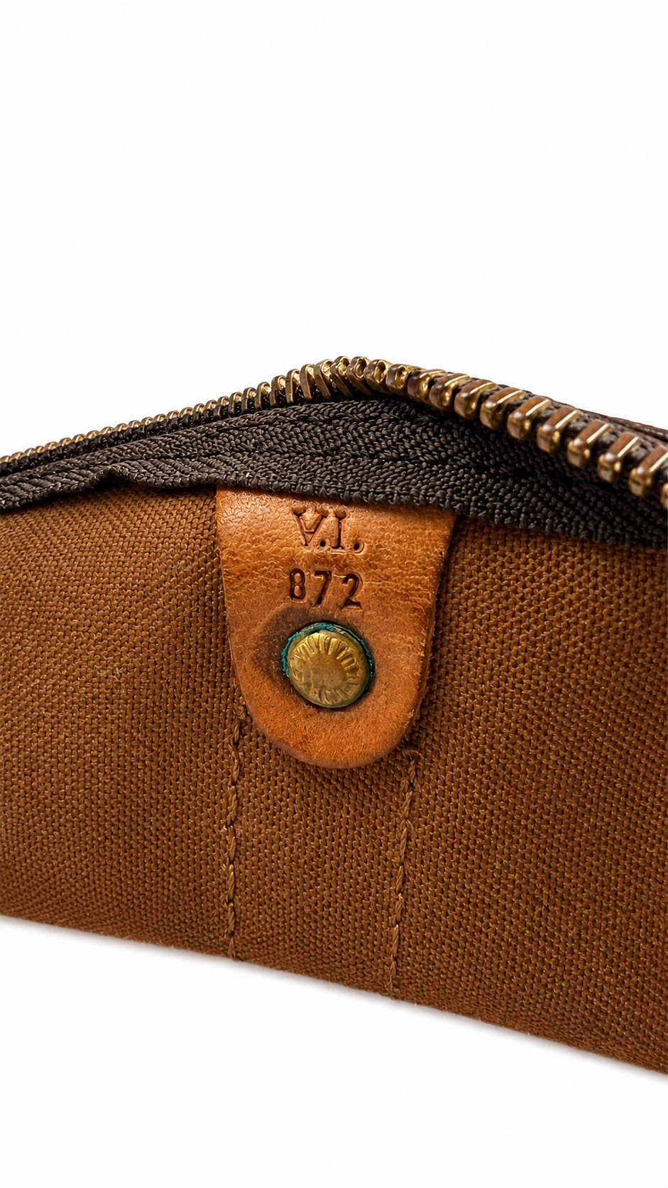 Sac Louis Vuitton Keepall 50 toile Monogram marron, détail toile Monogram — vue 8