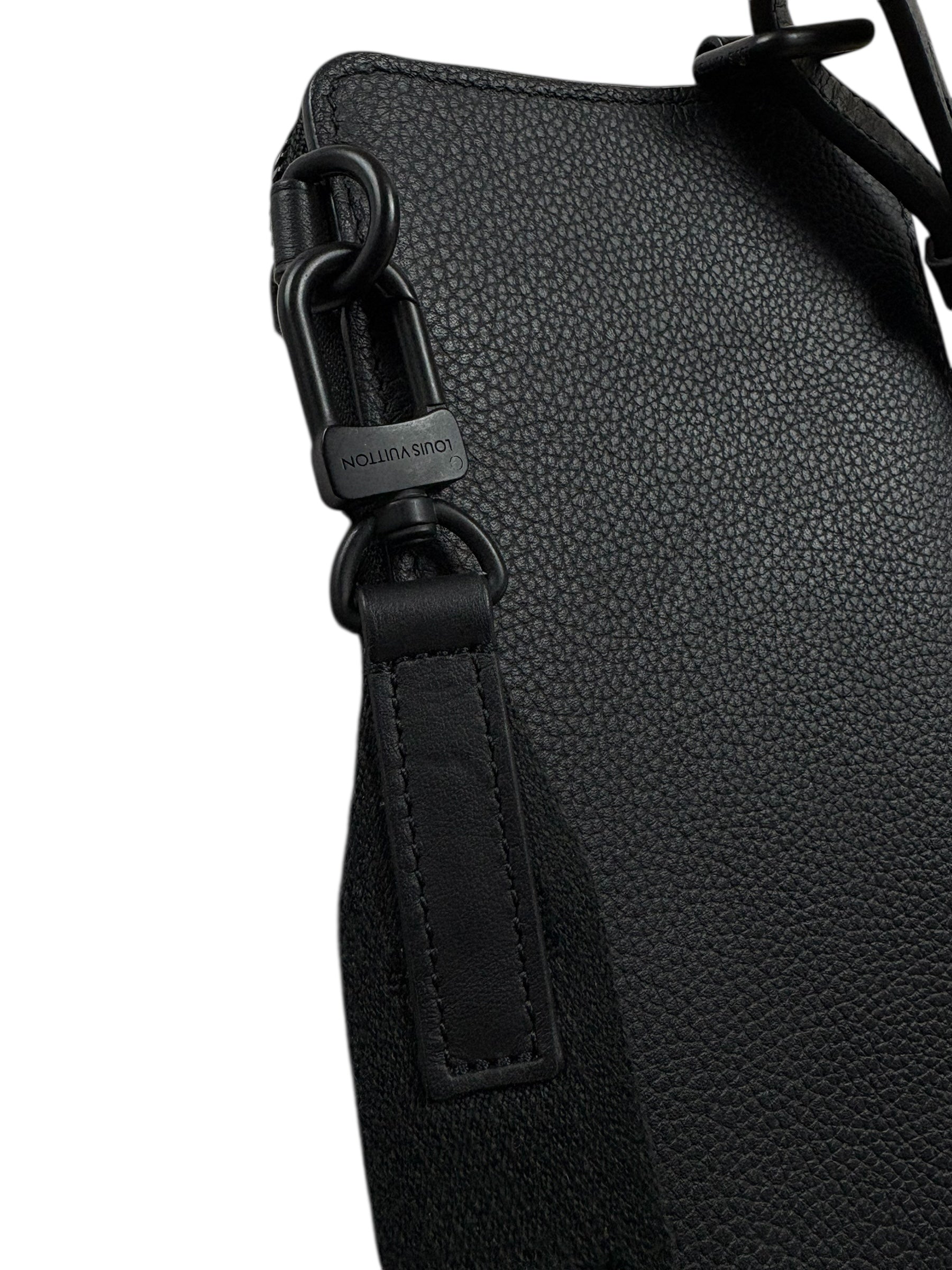 Sac Louis Vuitton noir taille Petit Modèle - Vue 7