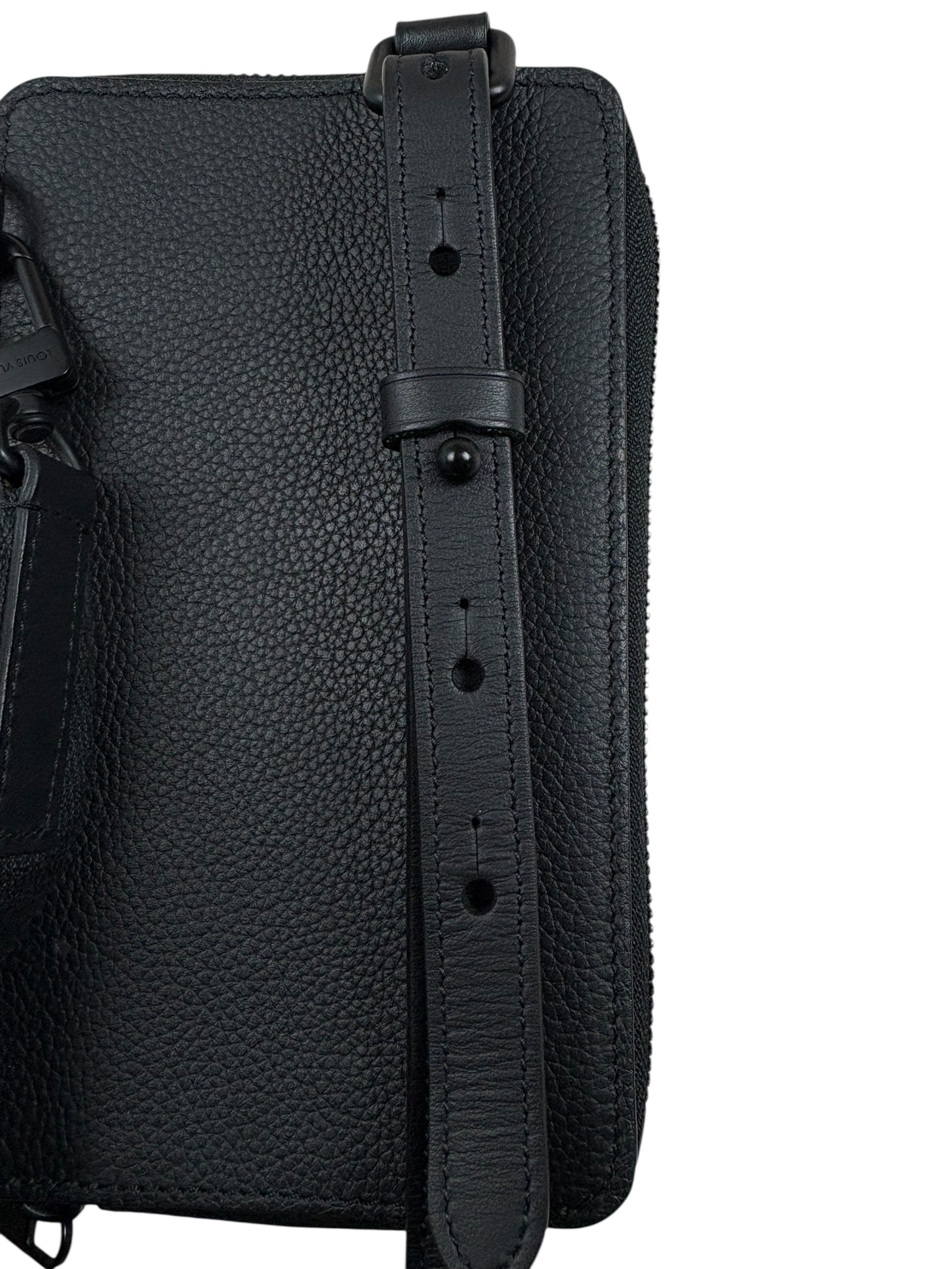 Sac Louis Vuitton noir taille Petit Modèle - Vue côté