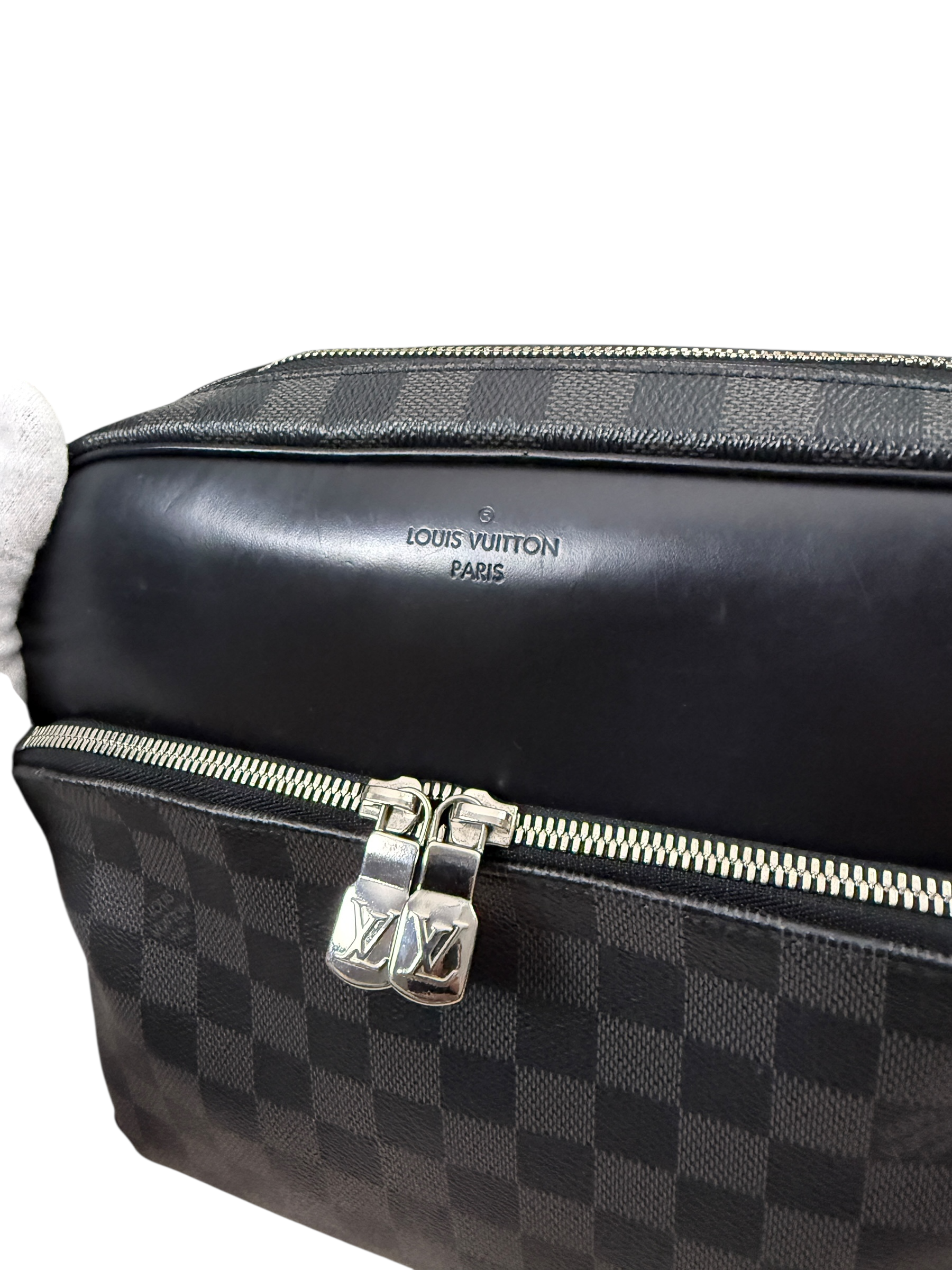 Sac Louis Vuitton noir taille PM - Détail