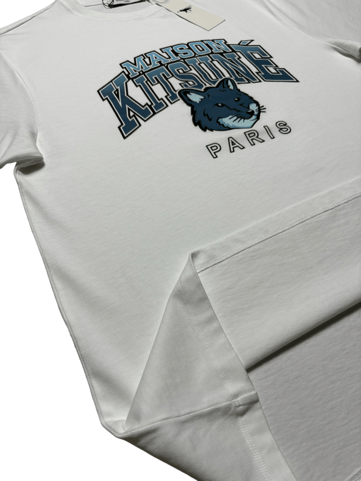 Tee-shirt Maison Kitsuné blanc, seconde main authentifiée NB08, détail étiquettes et finitions — vue 4