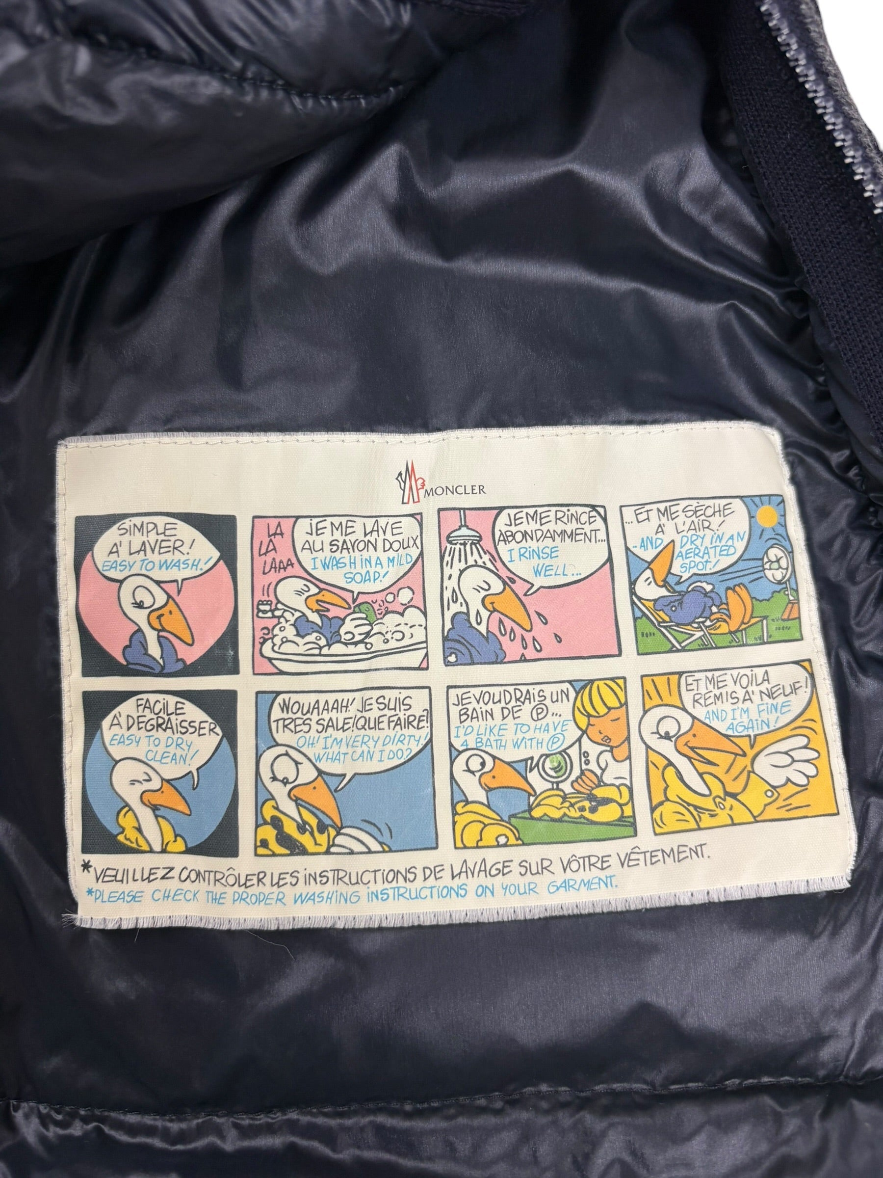 Cardigan Moncler marine taille M - Logo et étiquette