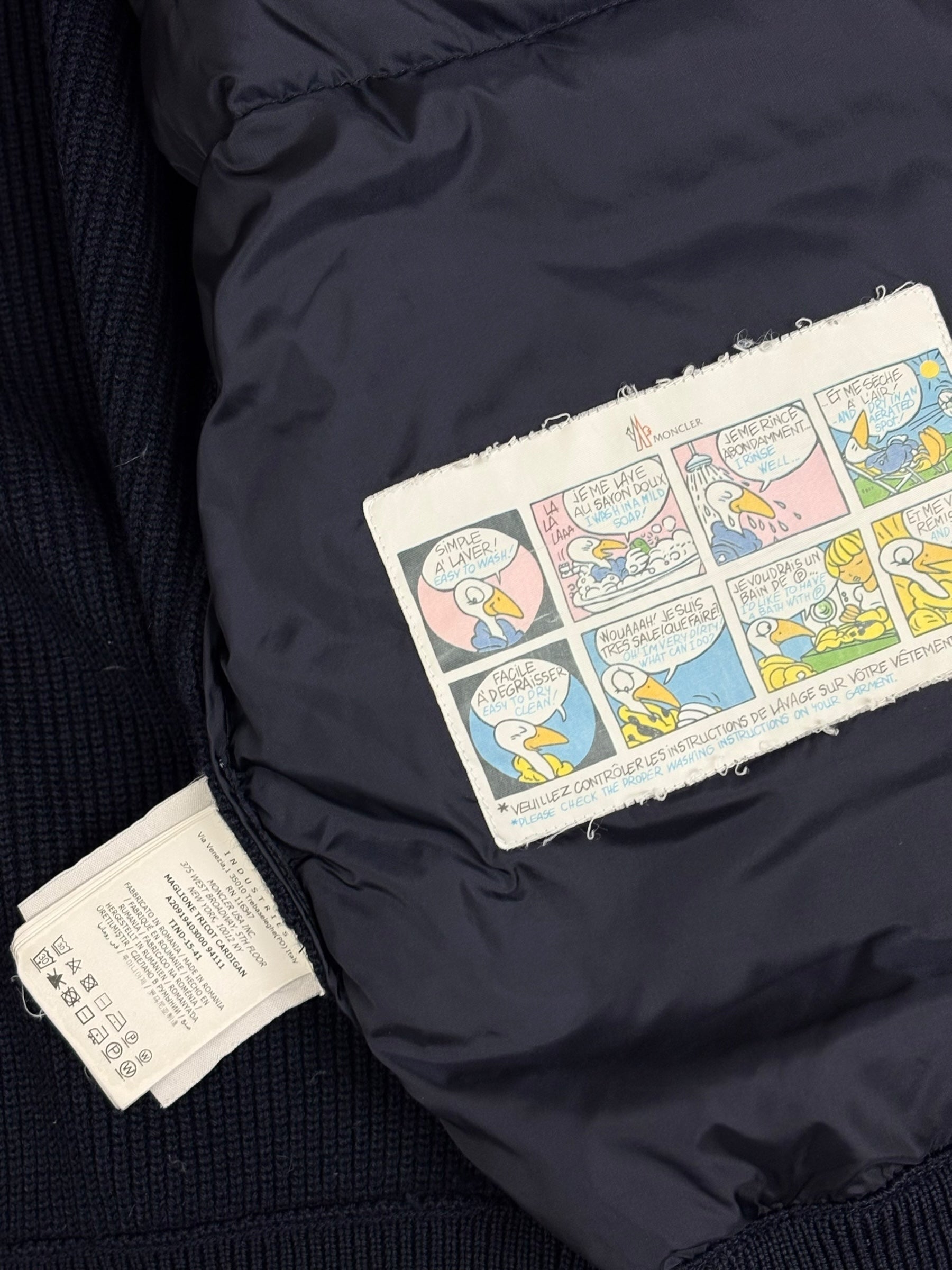 Cardigan Moncler marine taille S - Logo et étiquette