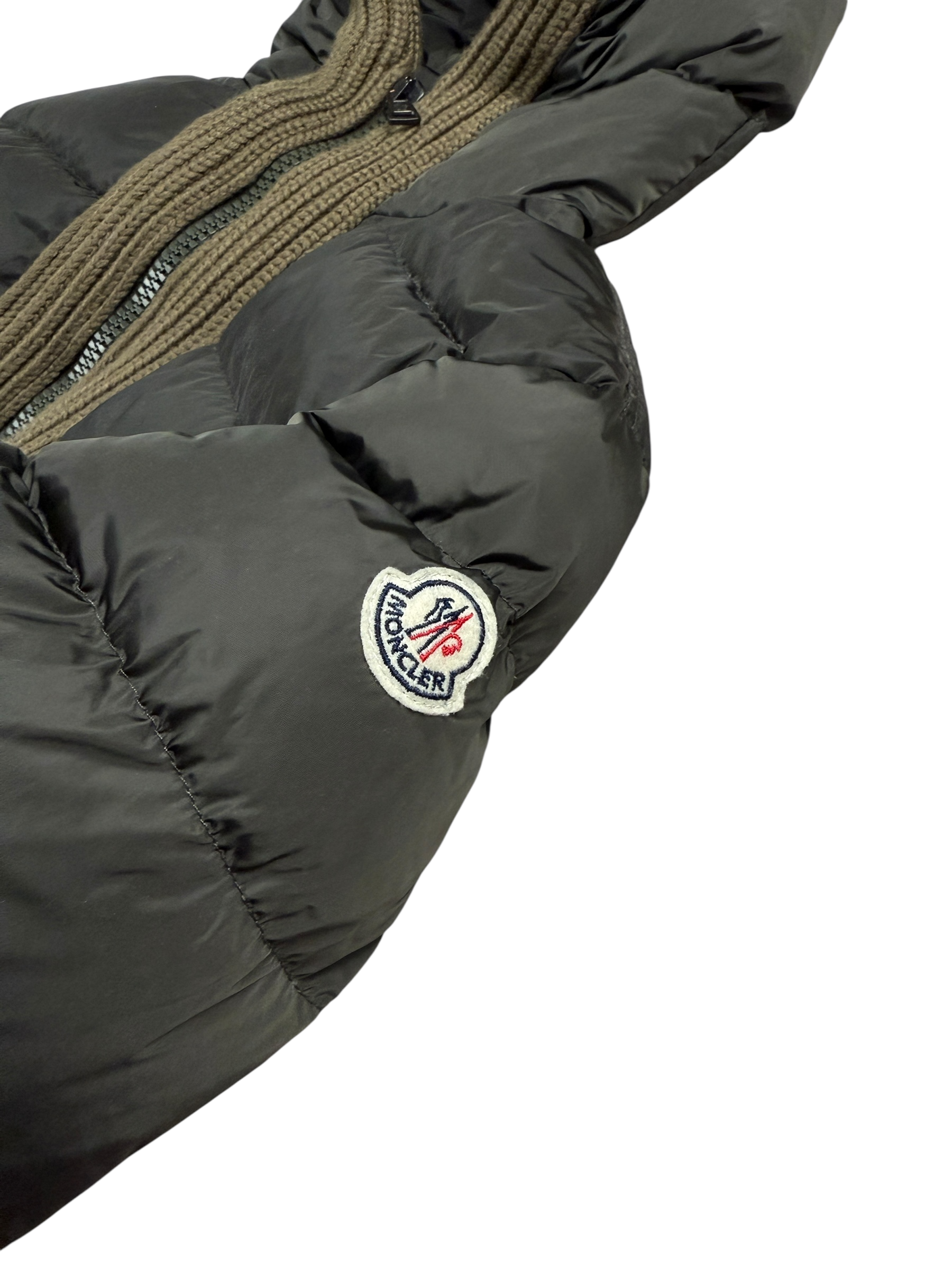 Doudoune Moncler kaki taille 3 - Logo et étiquette