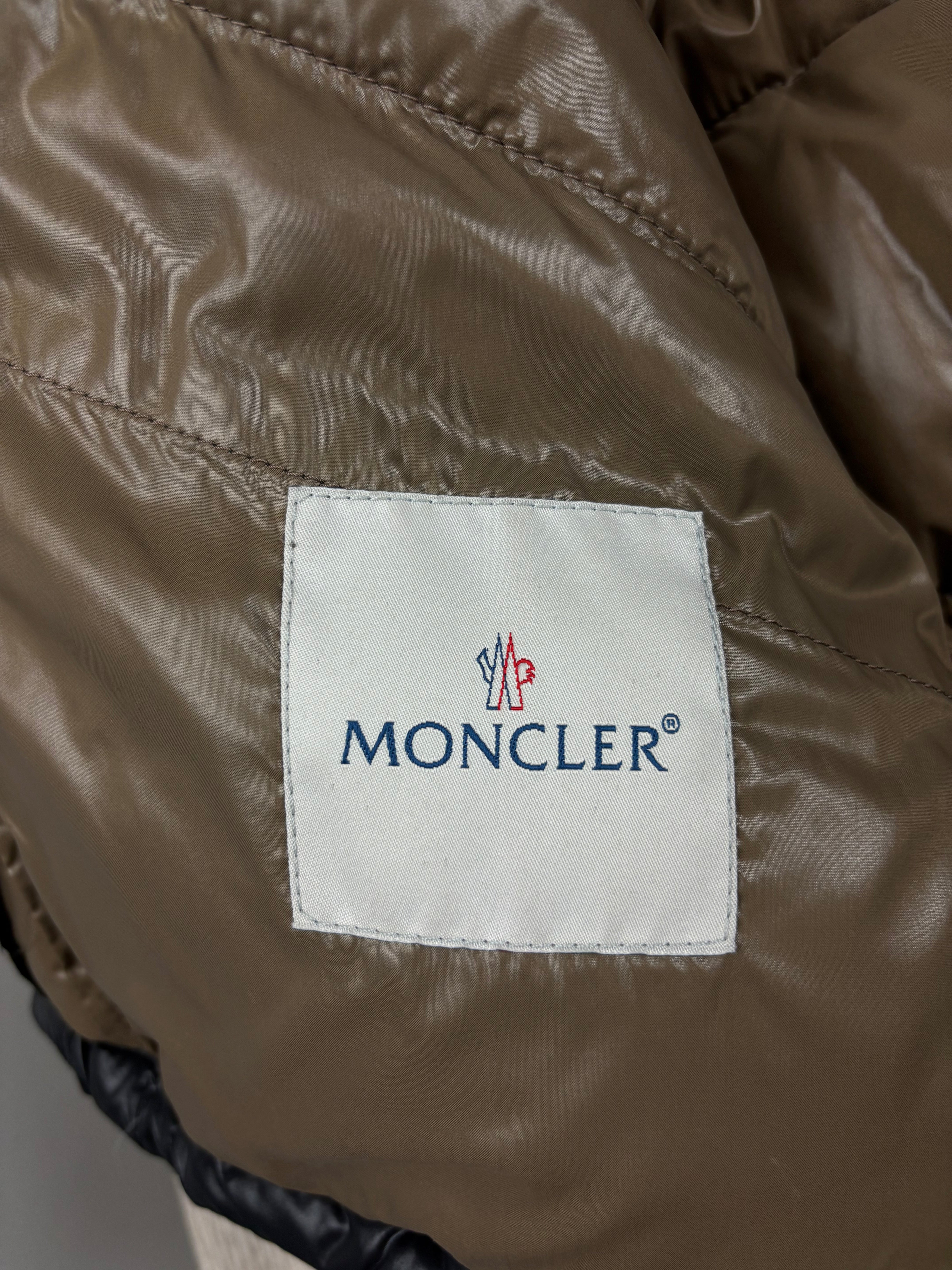 Doudoune Moncler noir taille 3 - Détail