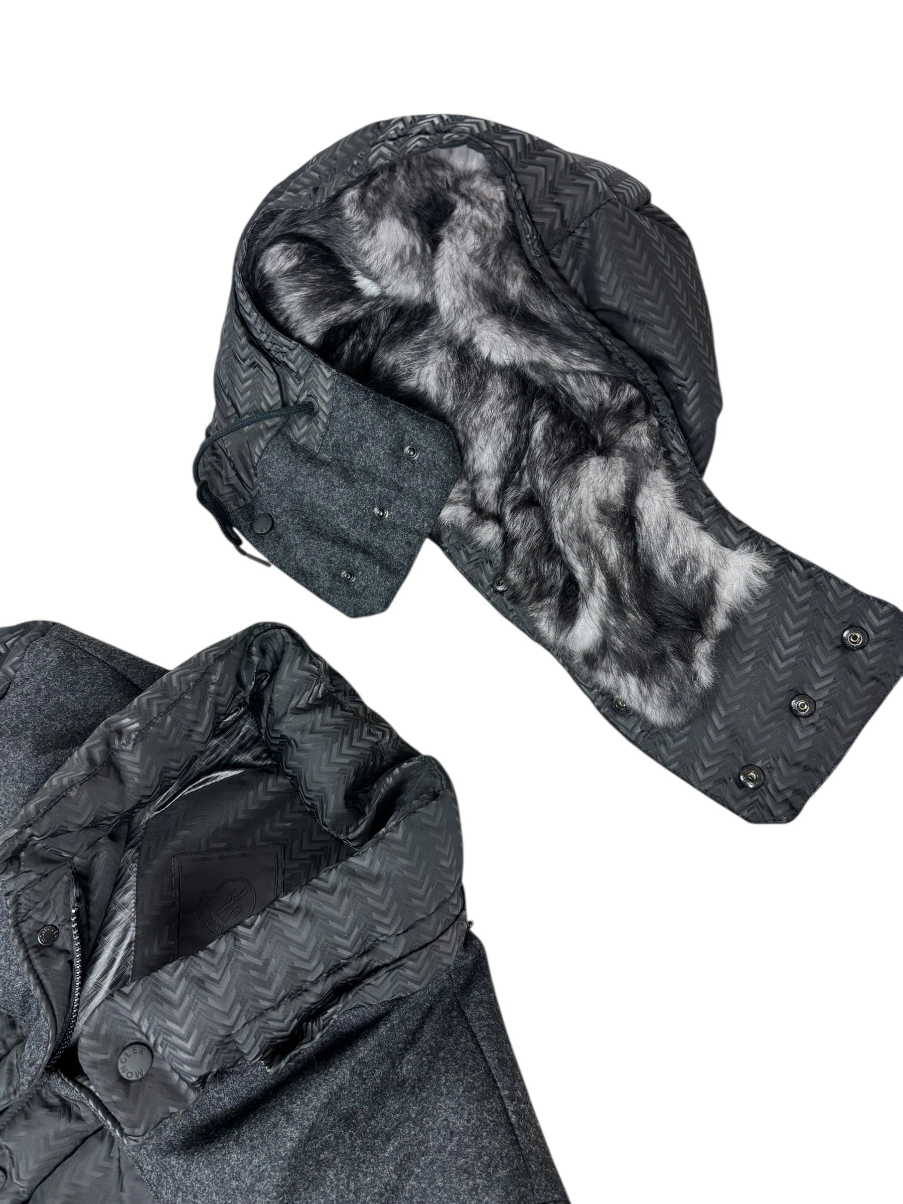 Doudoune Moncler noir taille 3 - Logo et étiquette