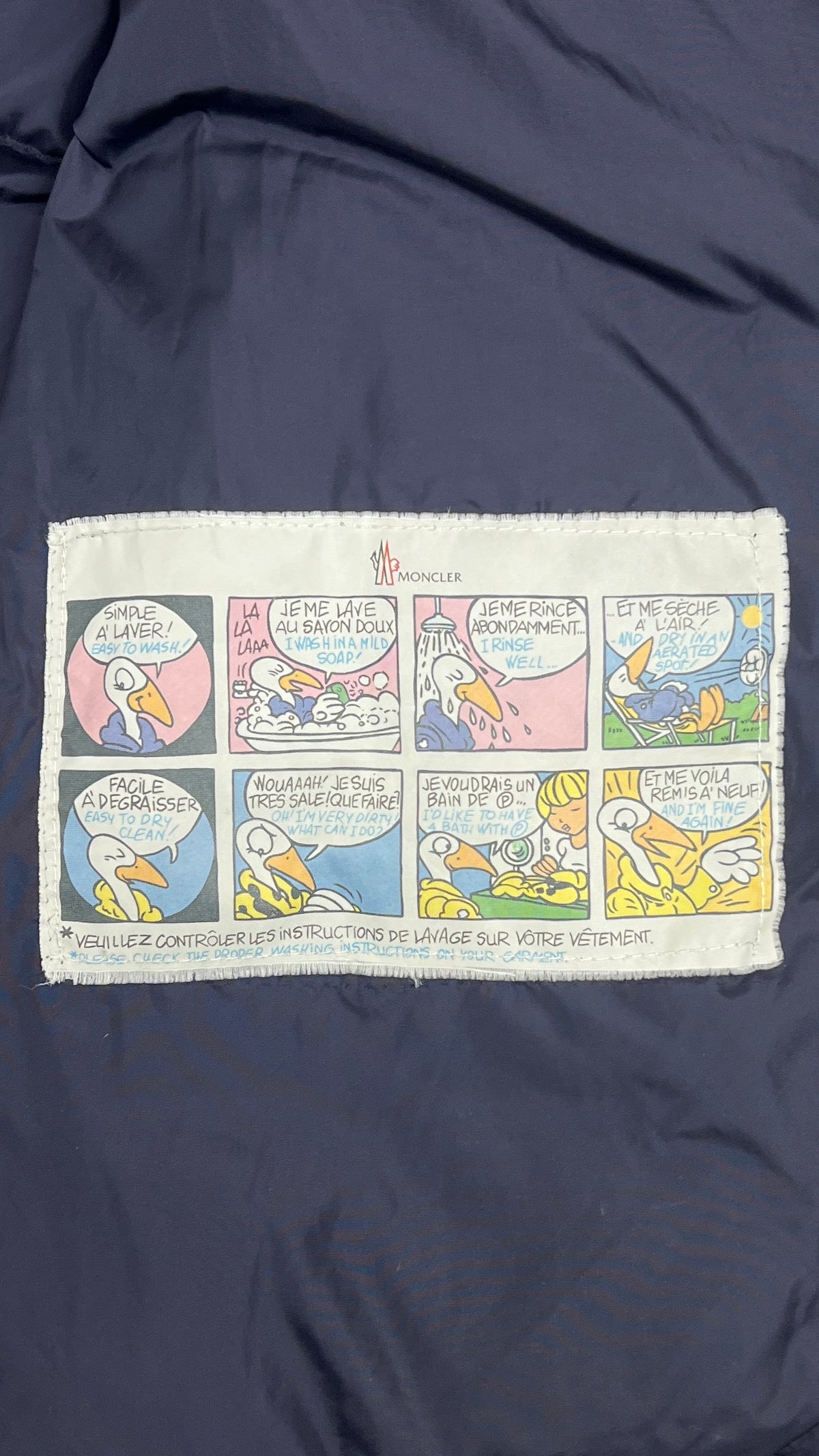 Gilet Doudoune Moncler Rians marine taille 4, détail étiquettes et finitions — vue 5