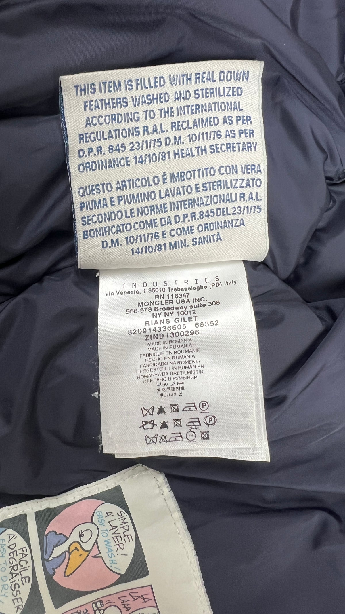 Gilet Doudoune Moncler Rians marine taille 4, détail étiquettes et finitions — vue 6