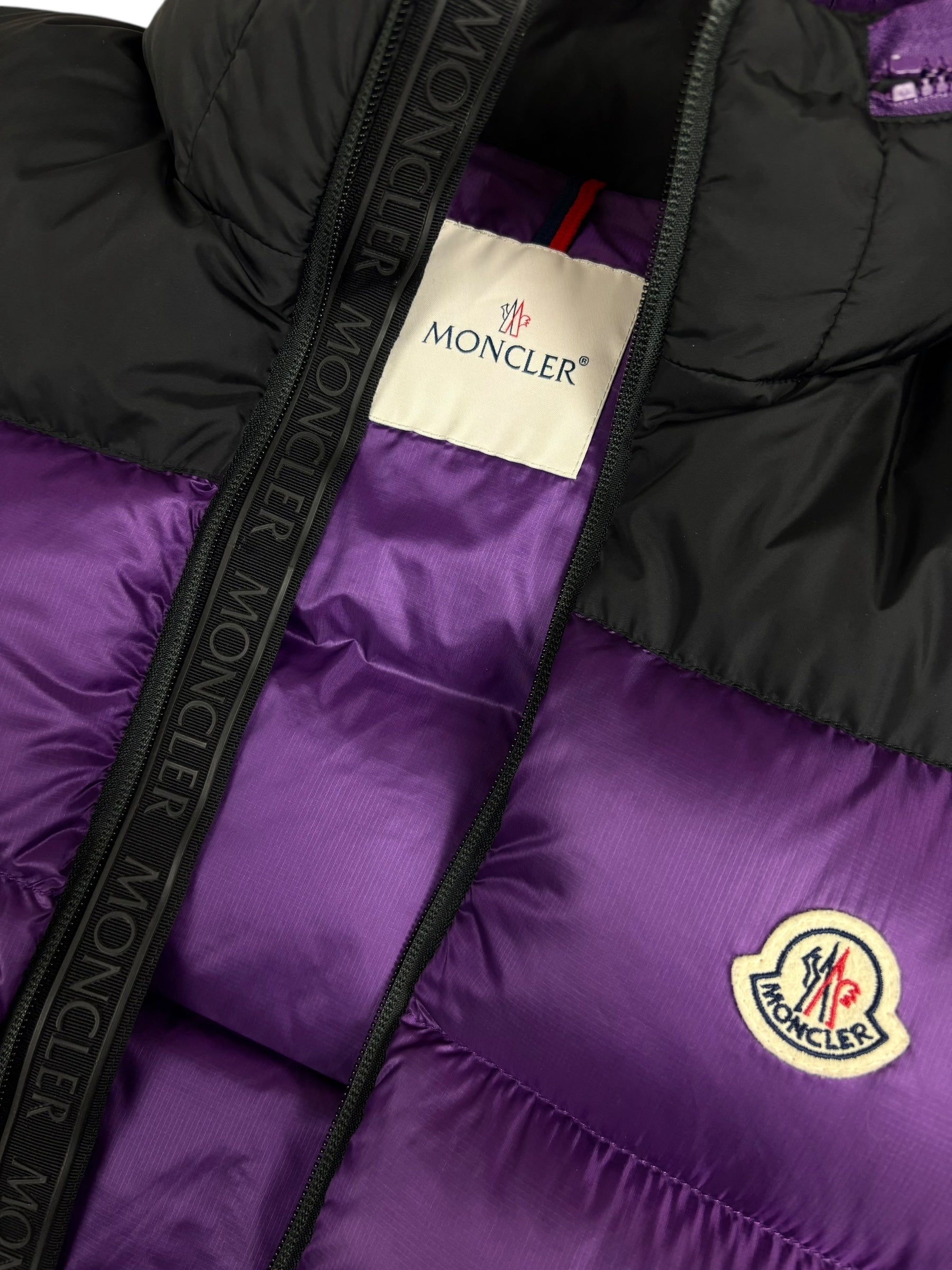 Gilet Moncler violet taille 3 - Détail