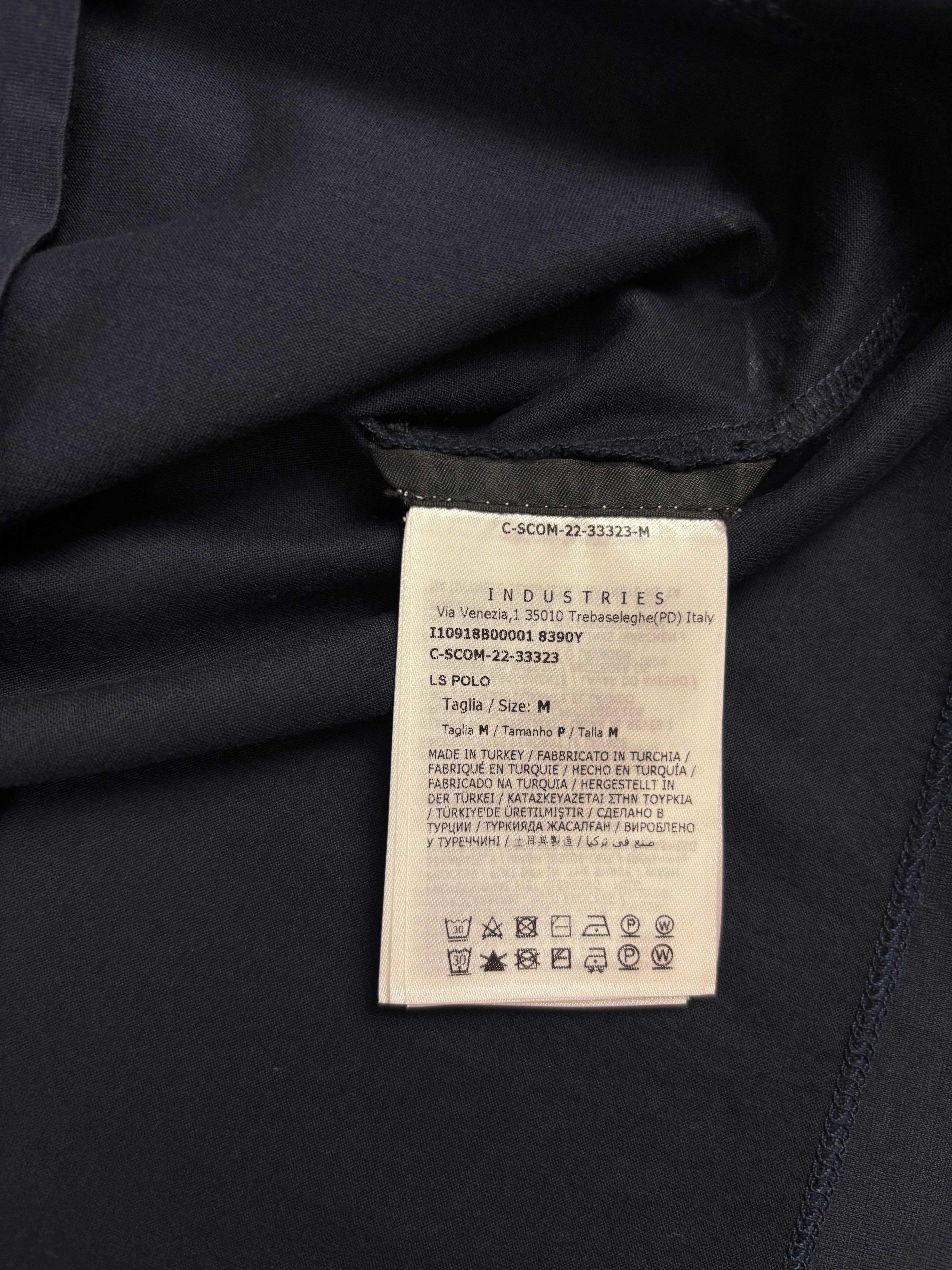 Polo Moncler marine taille M - Logo et étiquette
