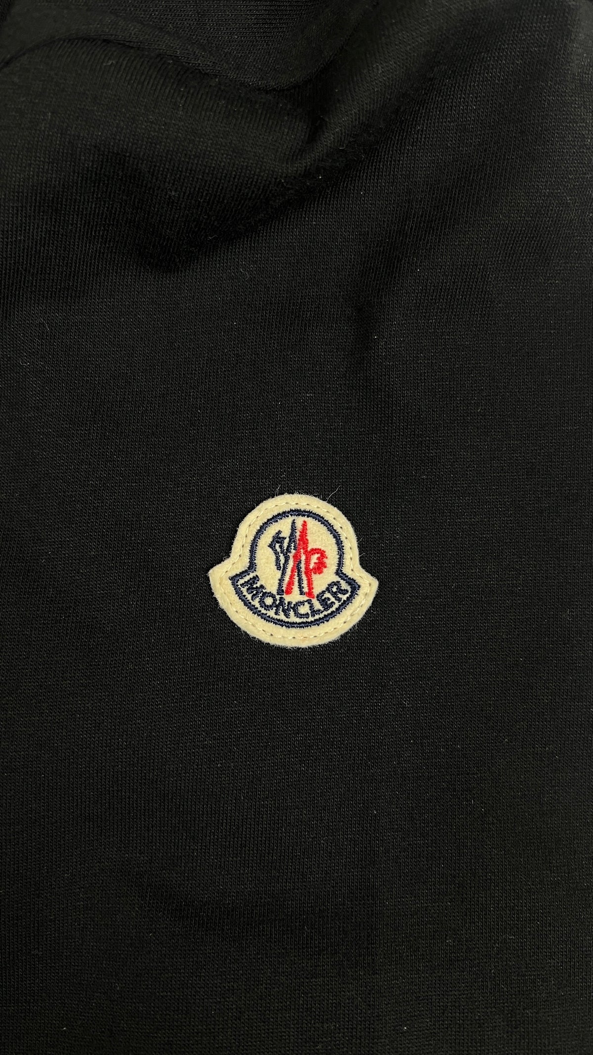 Tee-shirt Moncler Écusson Logo noir taille XL, détail étiquettes et finitions — vue 3