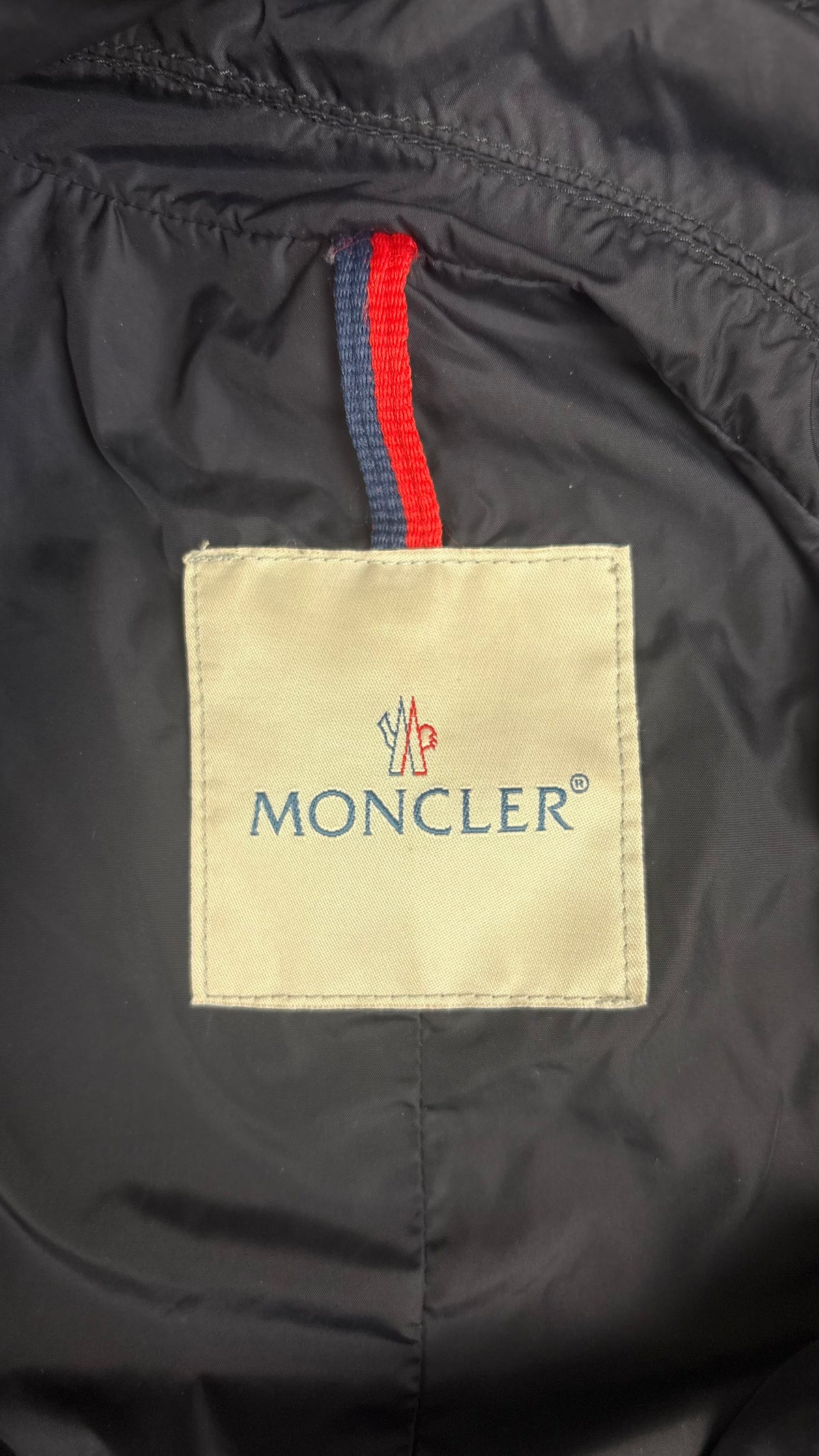 Veste à Capuche Moncler marine taille 2 (M), détail étiquettes et finitions — vue 4