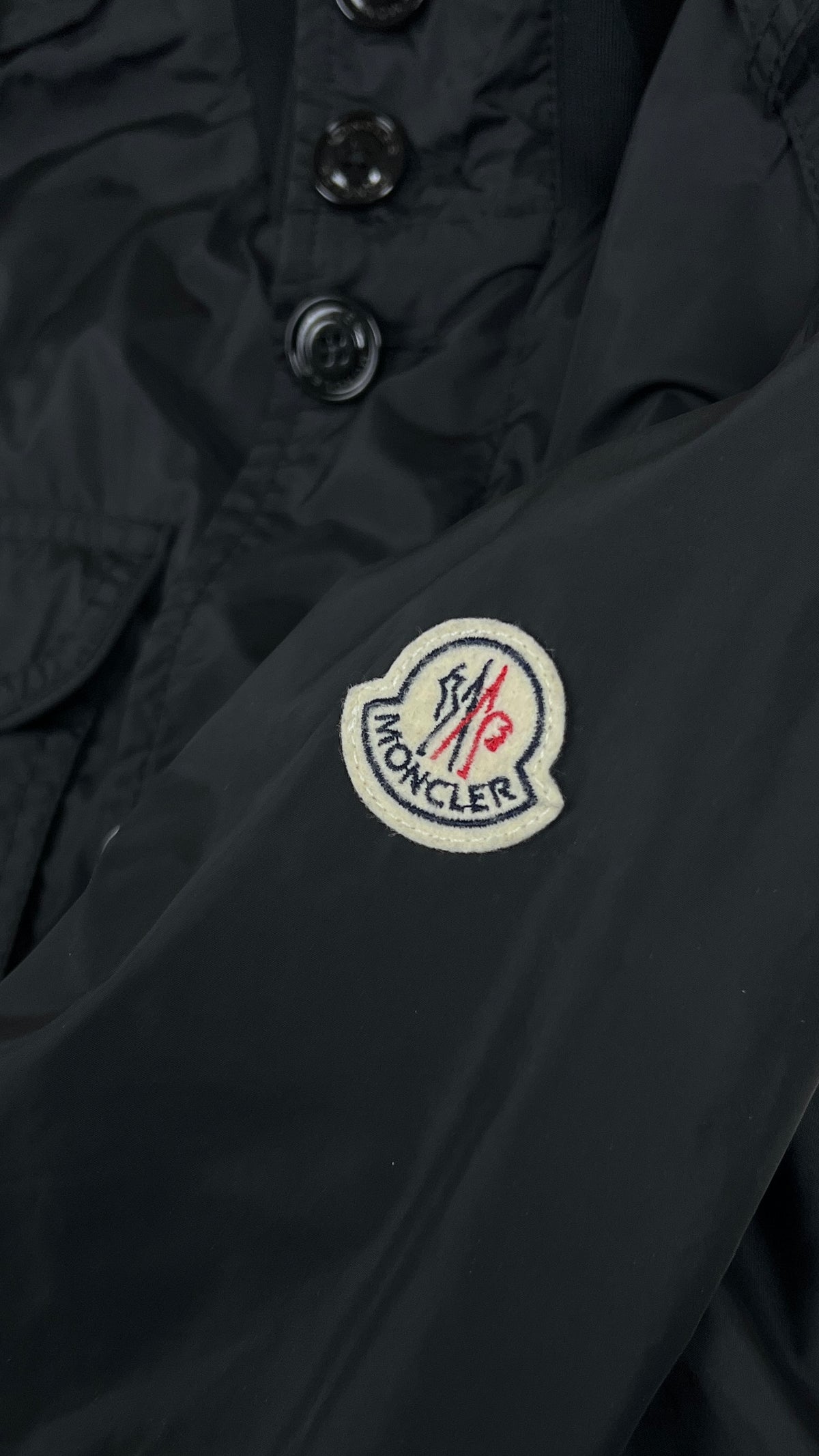 Veste Moncler Delonix noir taille 4, détail étiquettes et finitions — vue 3