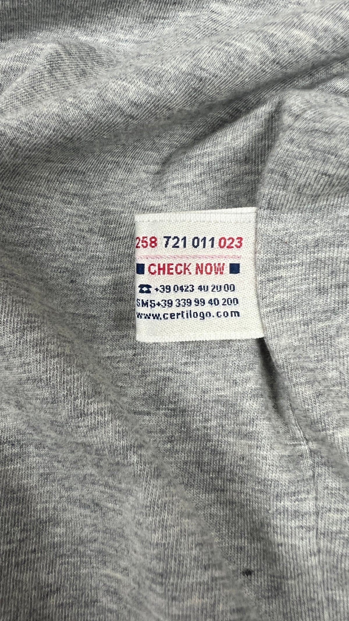 Veste Moncler Delonix noir taille 4, détail étiquettes et finitions — vue 5