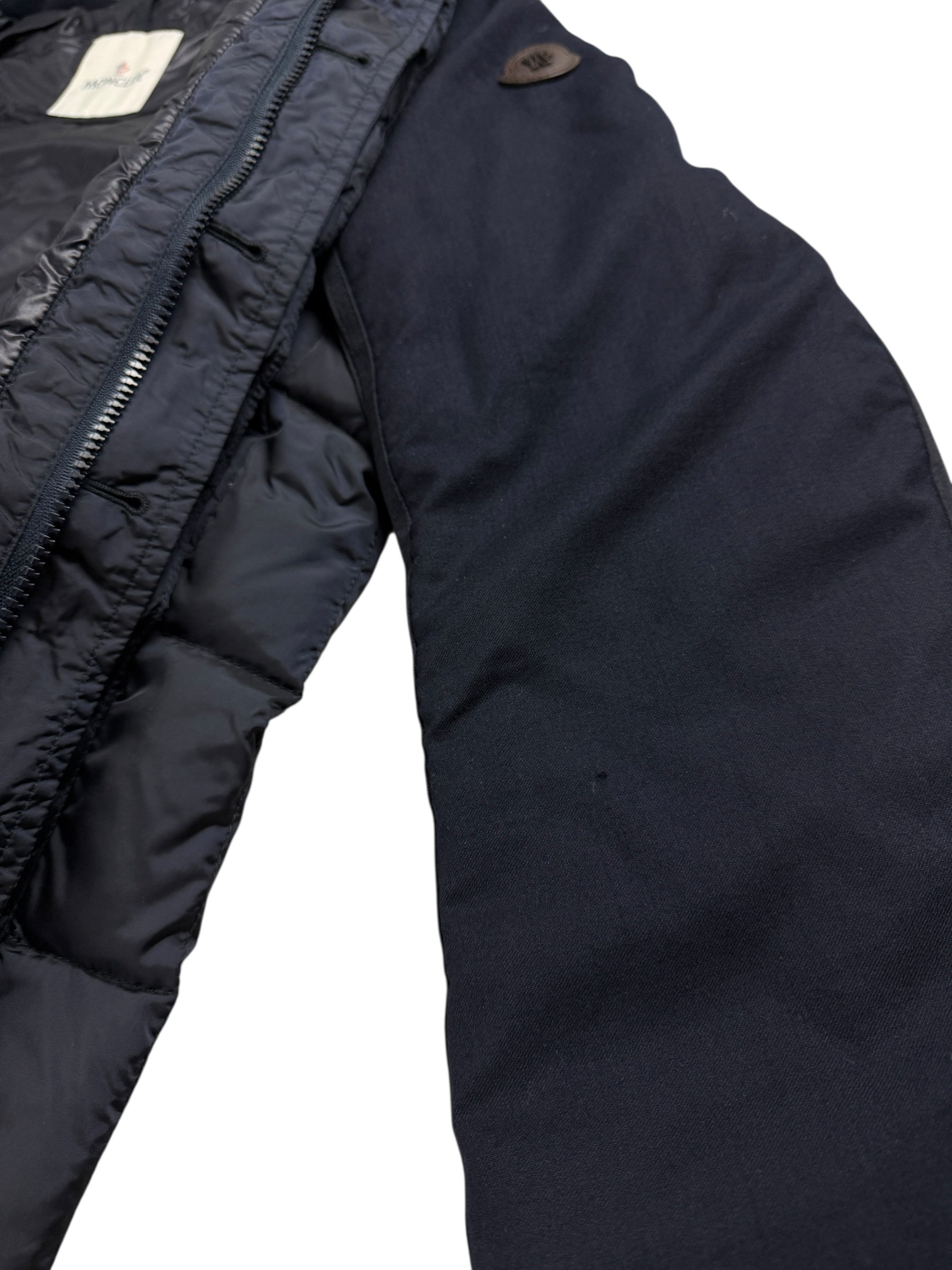 Veste Moncler marine taille L - Logo et étiquette