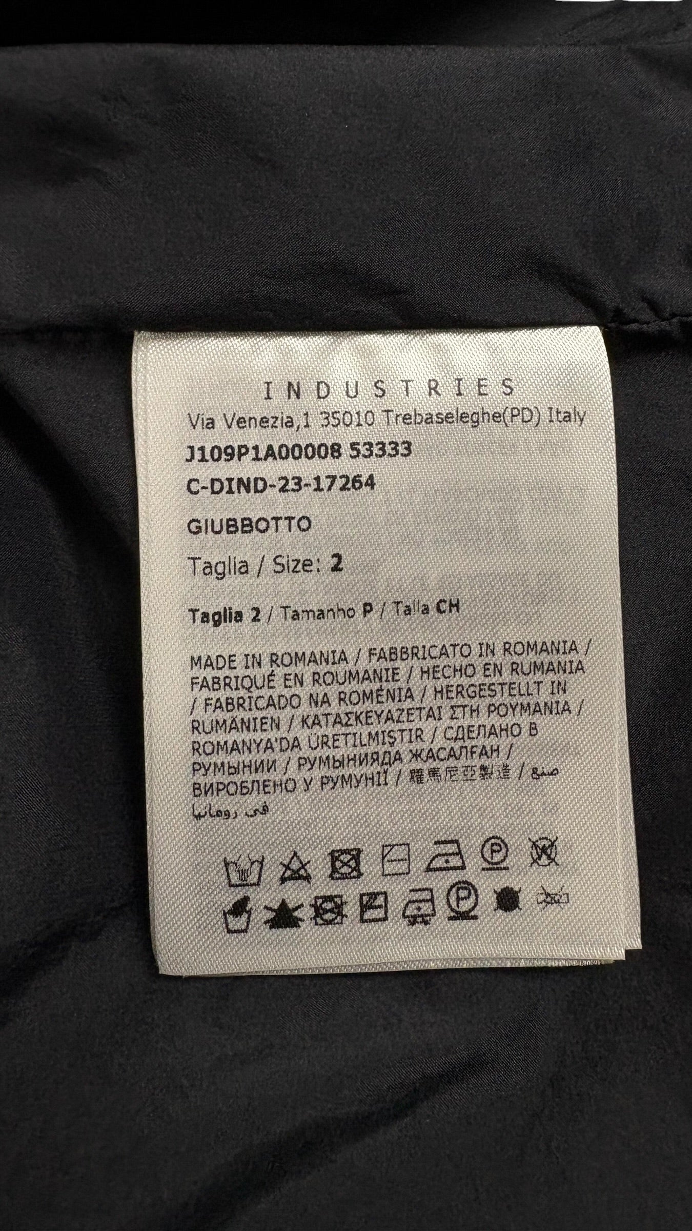 Veste Moncler noir taille 2 - Logo et étiquette