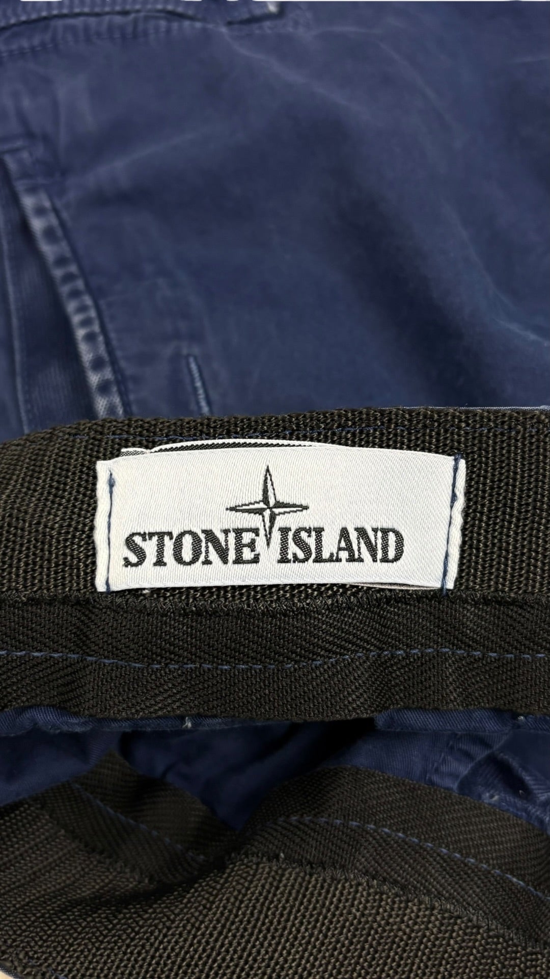 Short Cargo Stone Island bleu taille W30 - Logo et étiquette