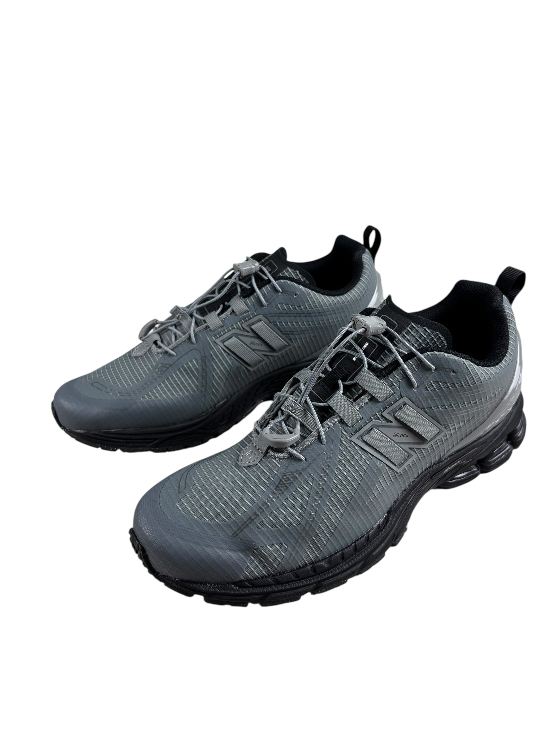 Sneakers New Balance gris taille 41 1/2 - Détail