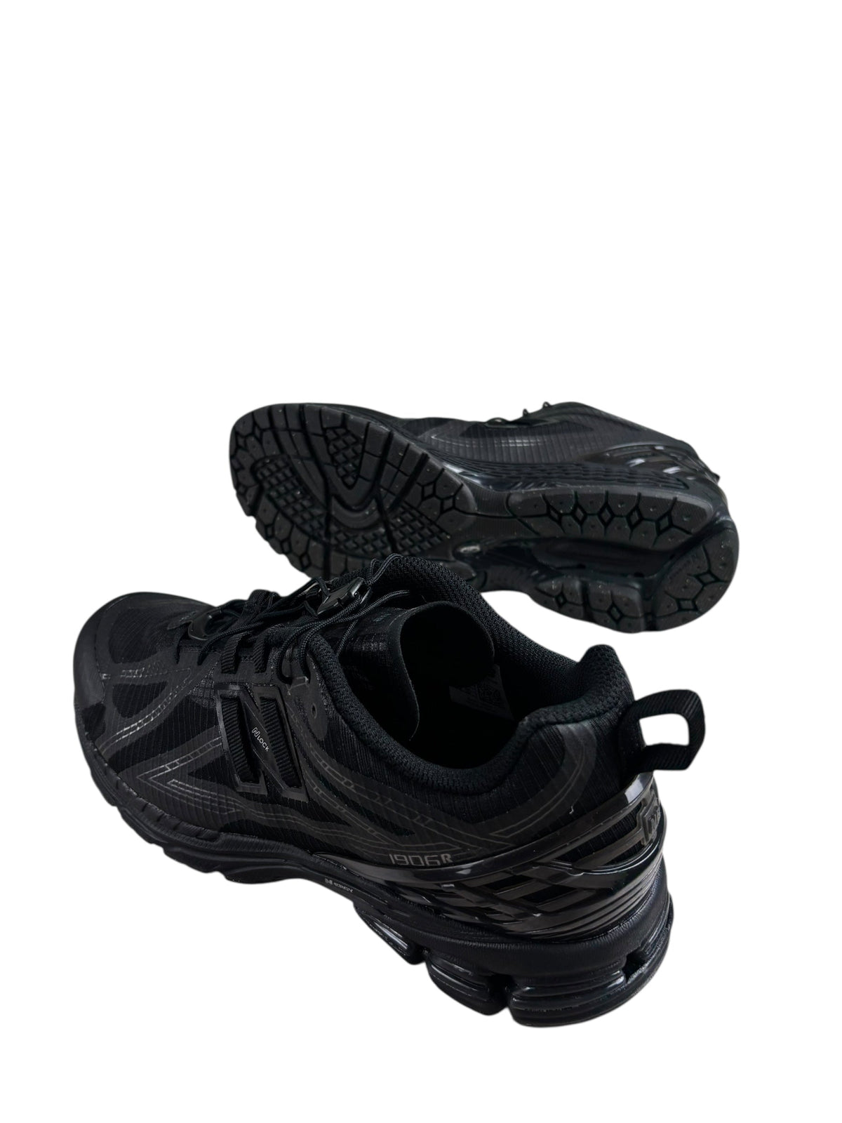 Sneakers New Balance U1906RNB noires, pointure 41 1/2 — détail du produit