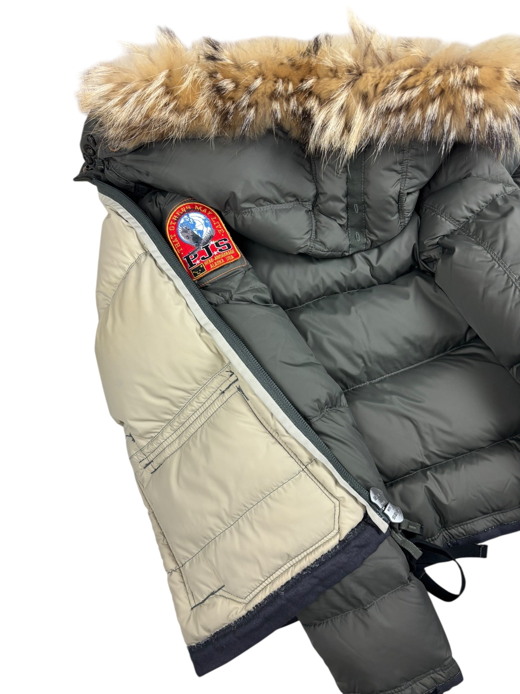 Doudoune Parajumpers kaki grisé taille 14 ans - Logo et étiquette
