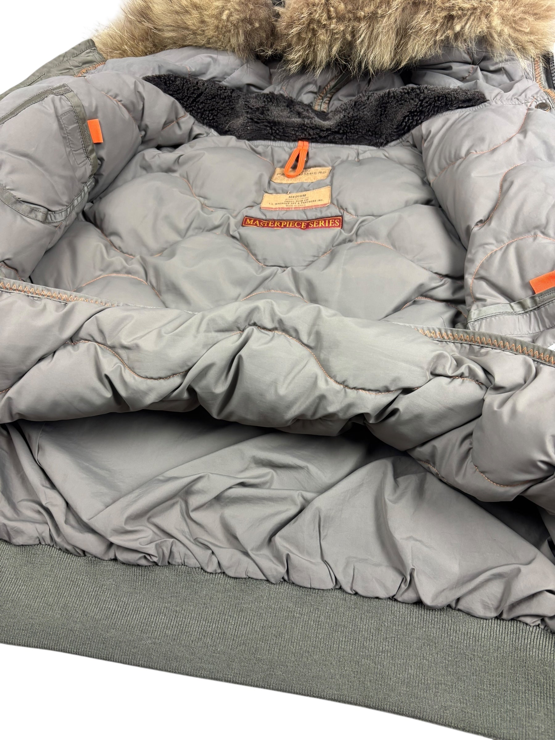 Doudoune Parajumpers kaki taille M - Logo et étiquette