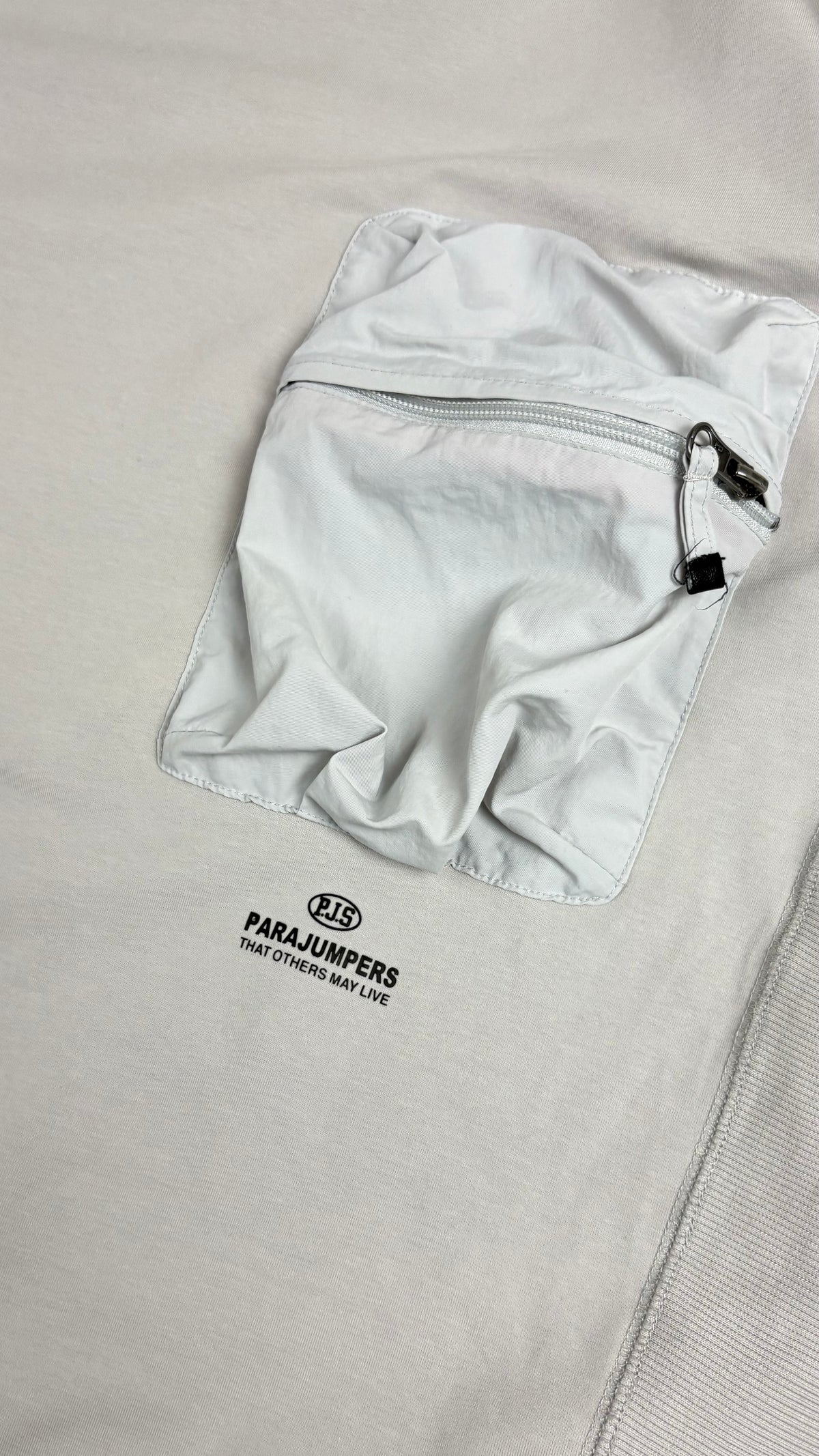 Sweat Parajumpers Fleece à Poche Nylon gris clair, détail étiquettes et finitions — vue 4