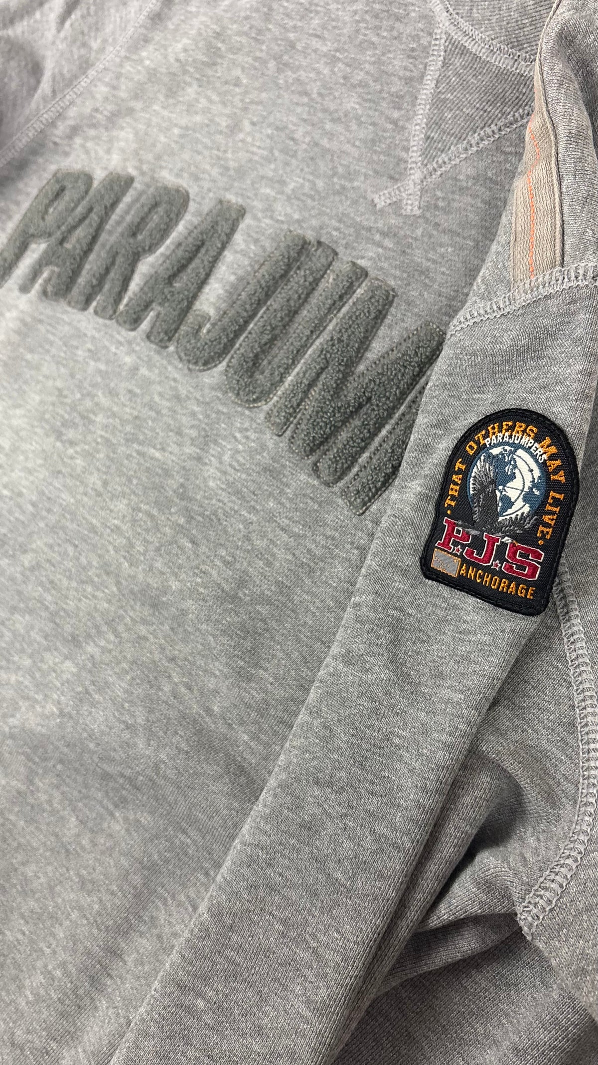 Sweat-shirt Crewneck Parajumpers Fleece gris taille S, détail étiquettes et finitions — vue 3