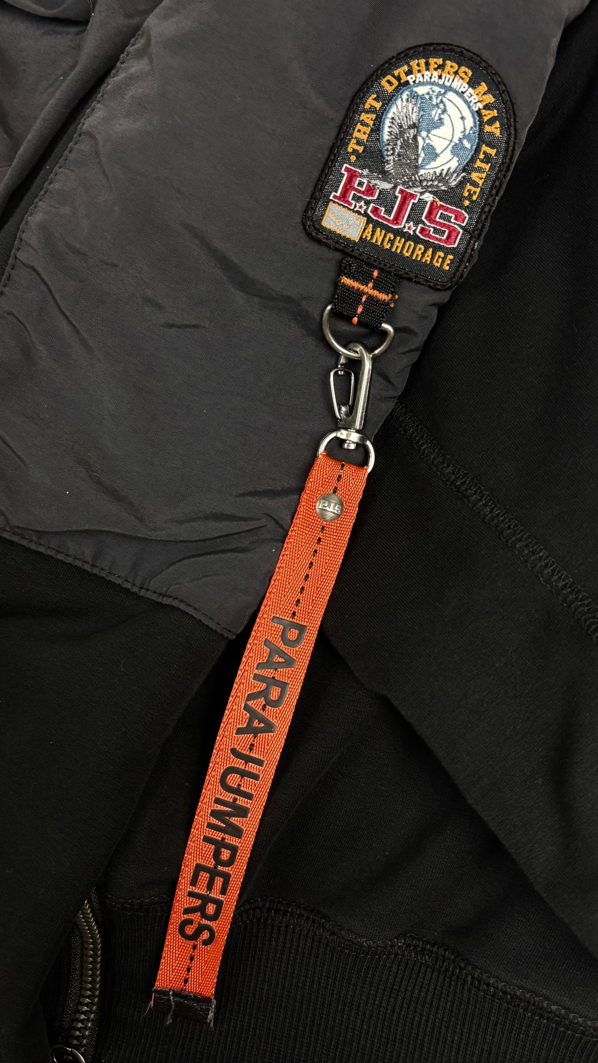 Sweat Zippé Parajumpers Fleece à Poches Nylon noir, détail étiquettes et finitions — vue 3