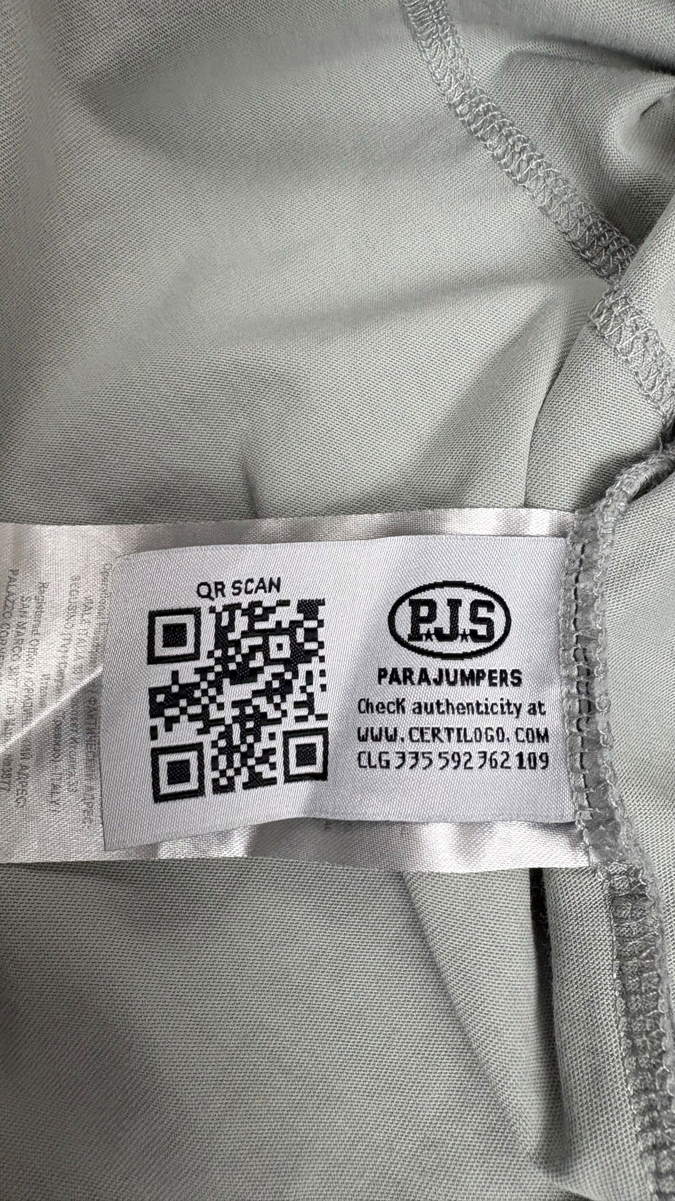 Veste Parajumpers gris taille L - Logo et étiquette
