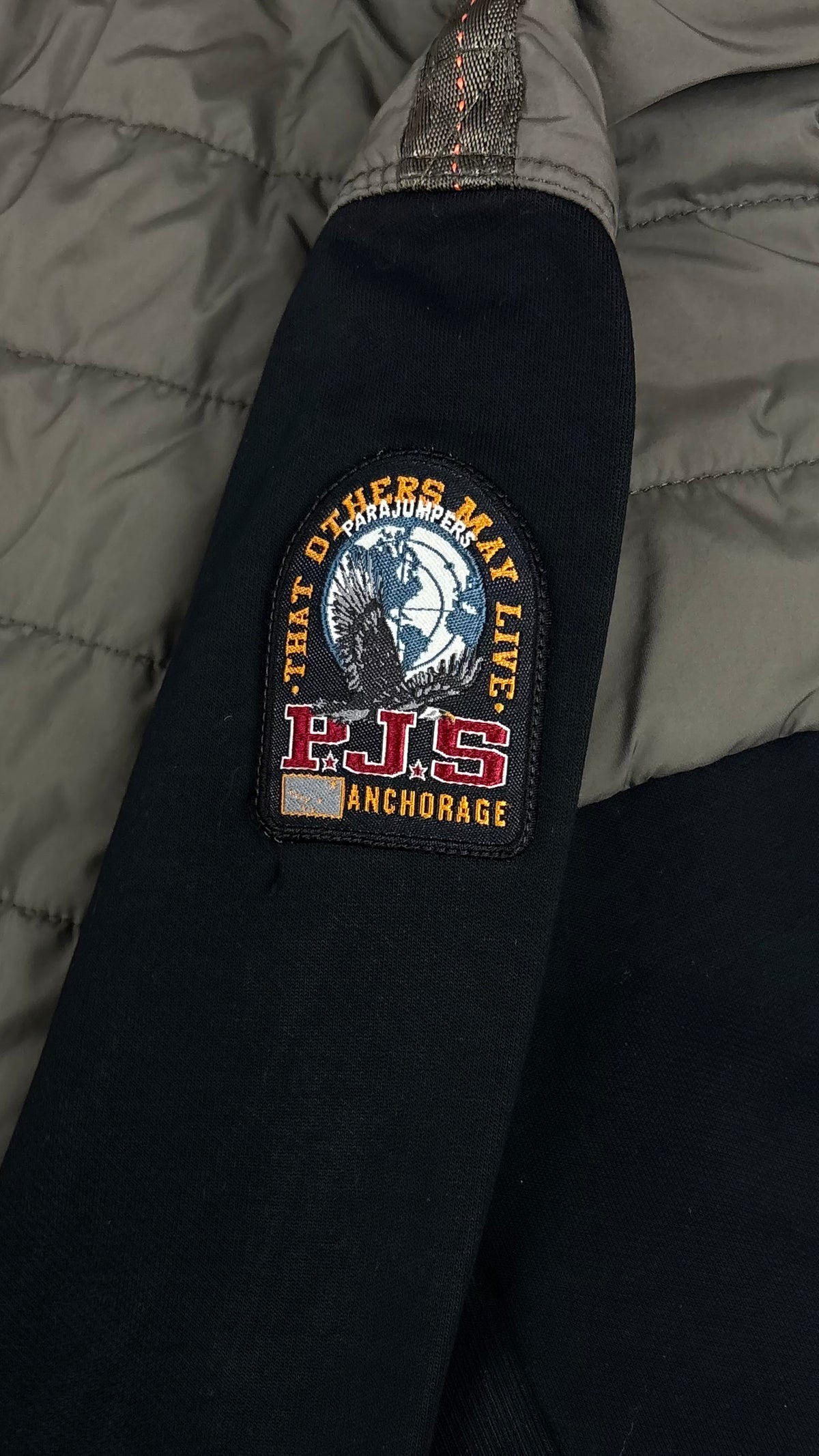 Veste Hybride Parajumpers kaki / noir taille XS, détail étiquettes et finitions — vue 3