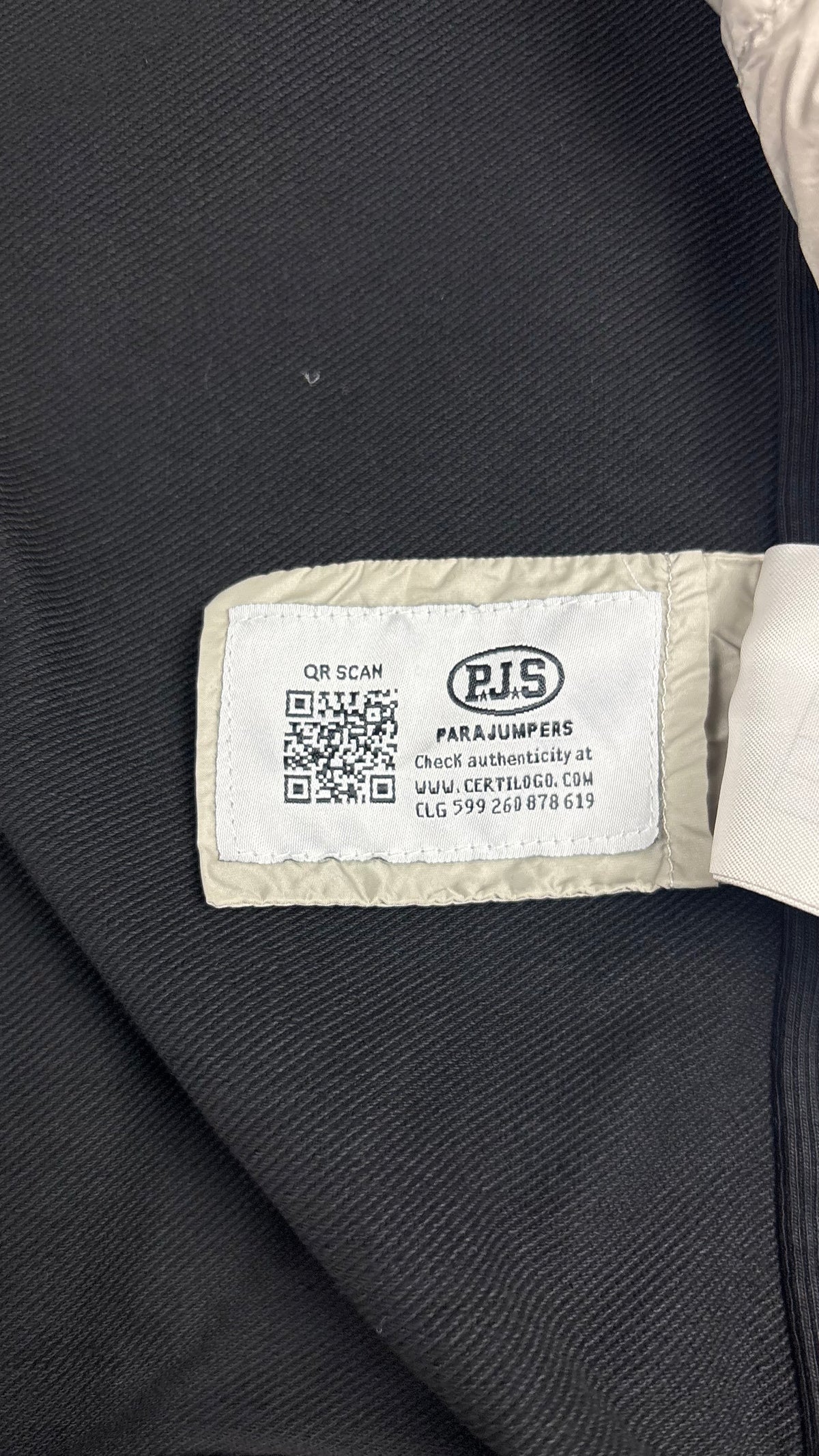 Veste Hybride Parajumpers kaki / noir taille XS, détail étiquettes et finitions — vue 7