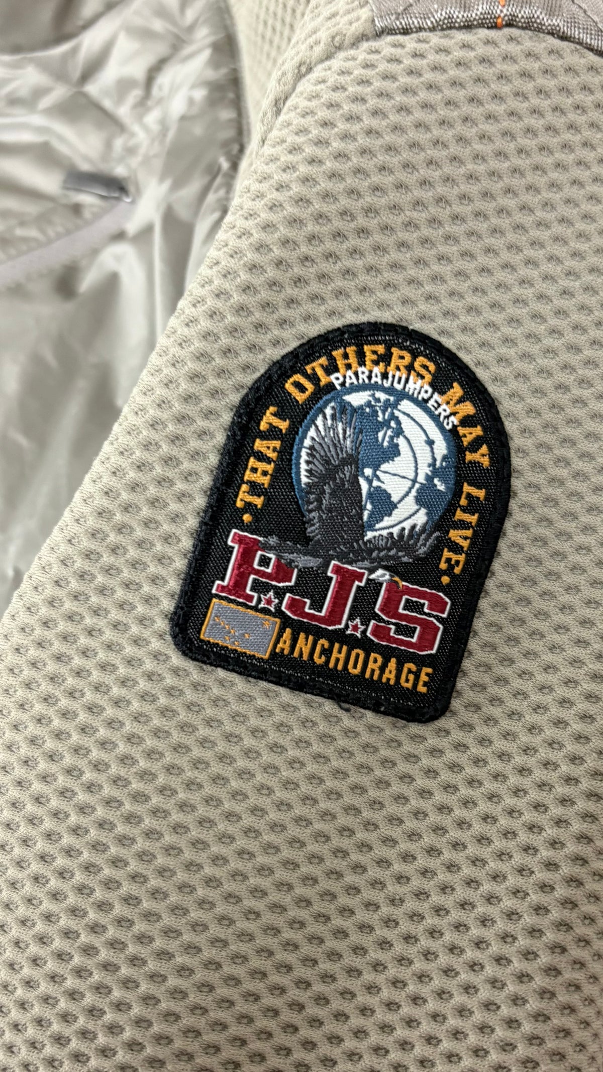 Veste Hybride Parajumpers Warm Up beige, détail étiquettes et finitions — vue 3