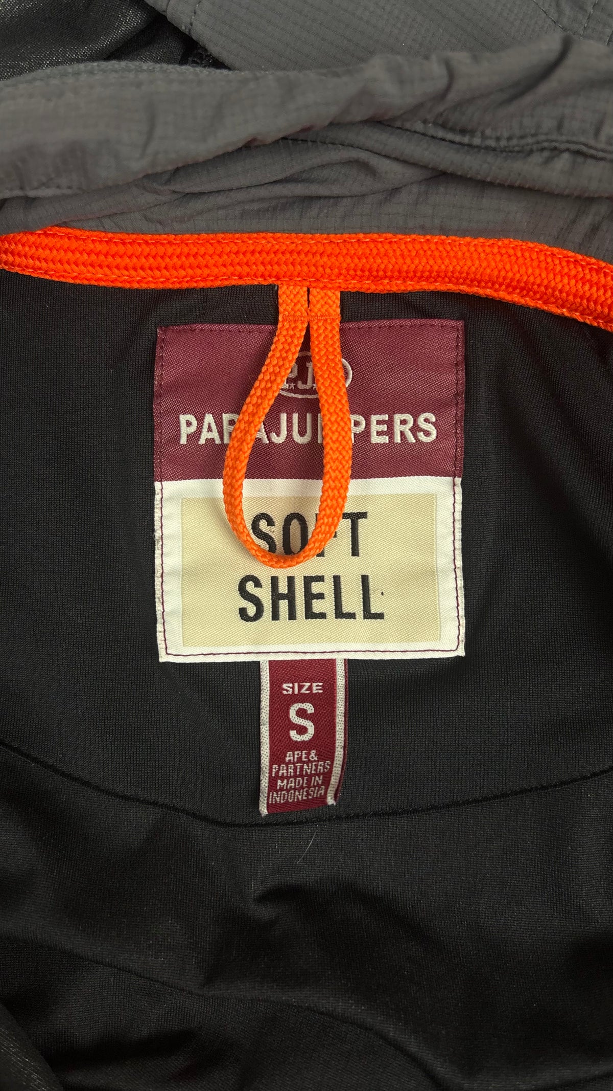 Veste Parajumpers Soft Shell gris taille S, détail étiquettes et finitions — vue 3