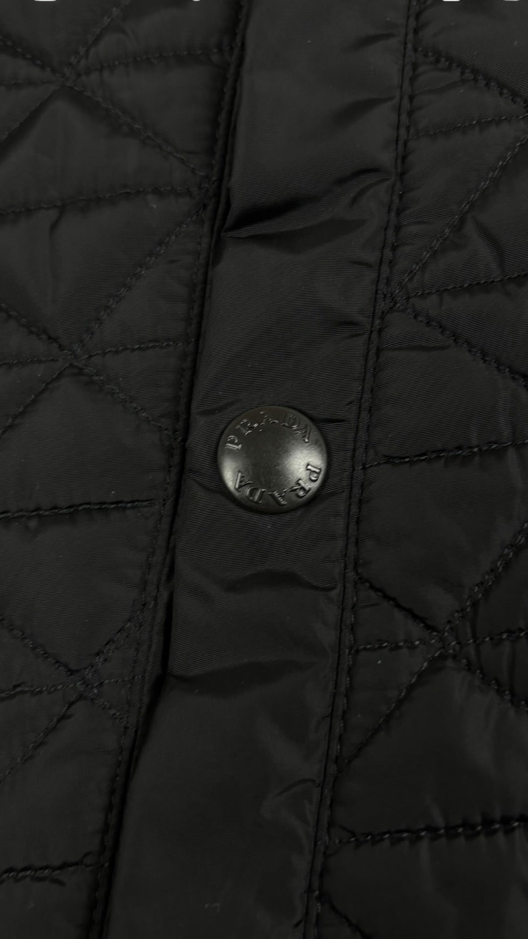 Cardigan Prada noir taille 48 - Détail